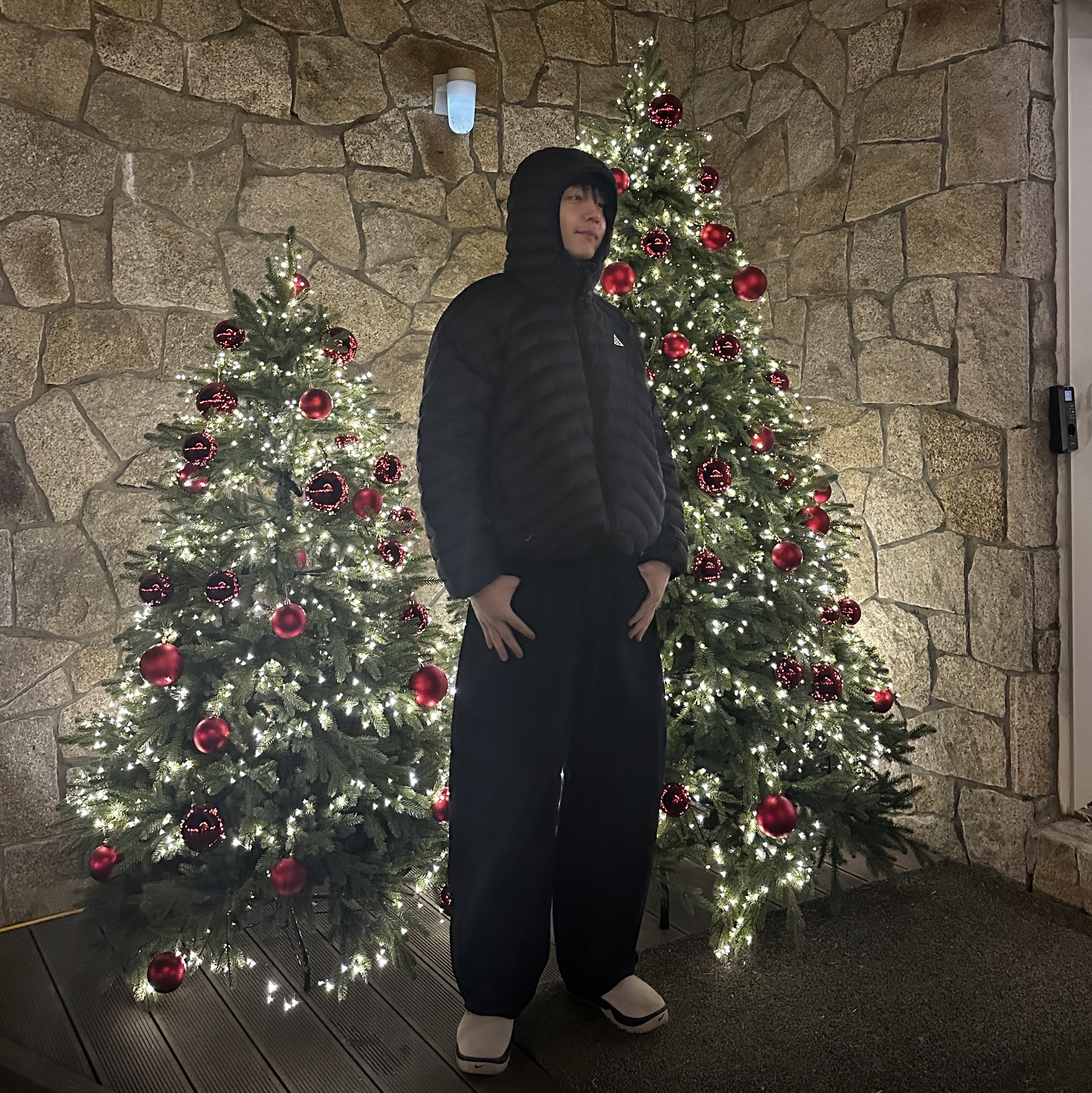 Nike ACG Lava Flow Therma-Fit ADV Jacket Black Summit White - Asia, Nike ACG Rufus Limestone and Black 착용 스타일