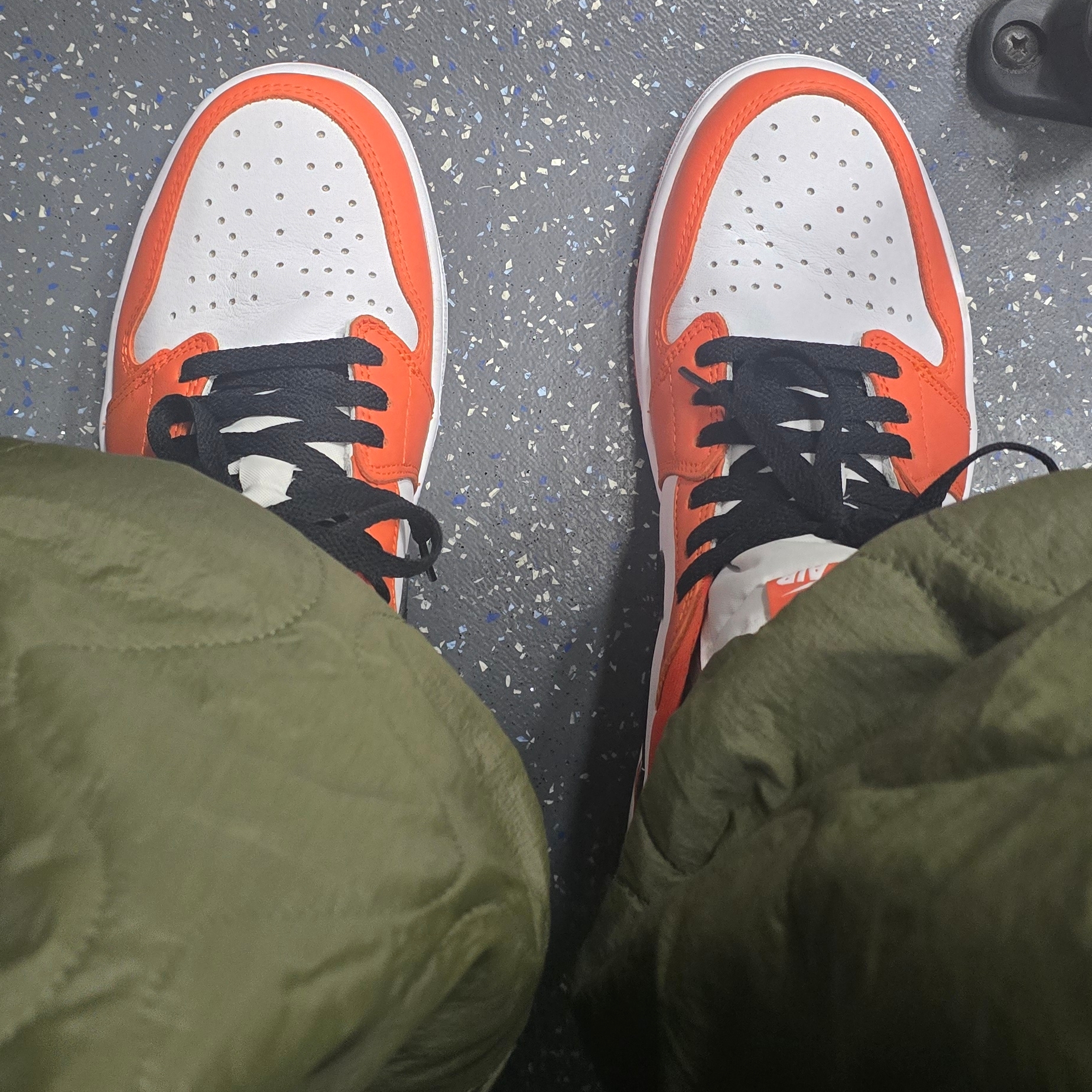 Jordan 1 Low OG Starfish 착용 스타일