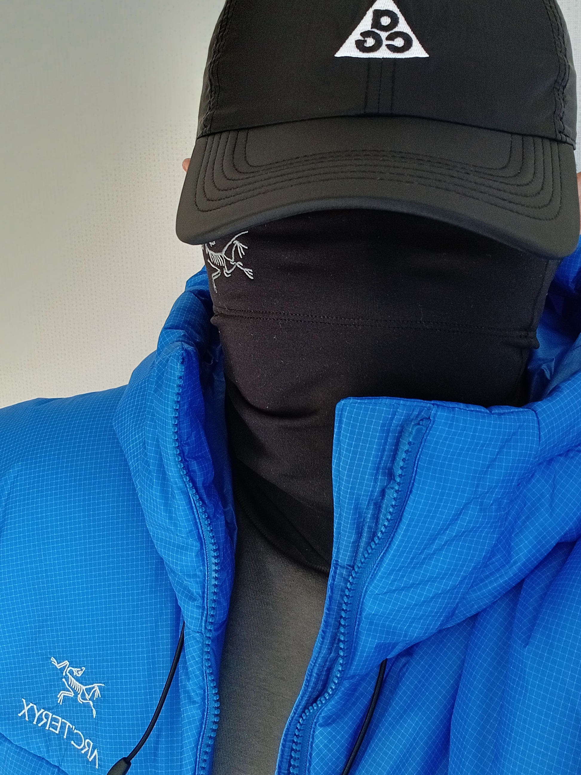 Arc'teryx Nuclei SV Parka  LT Vitality, Nike ACG Trail Cap Black 착용 스타일 - 3
