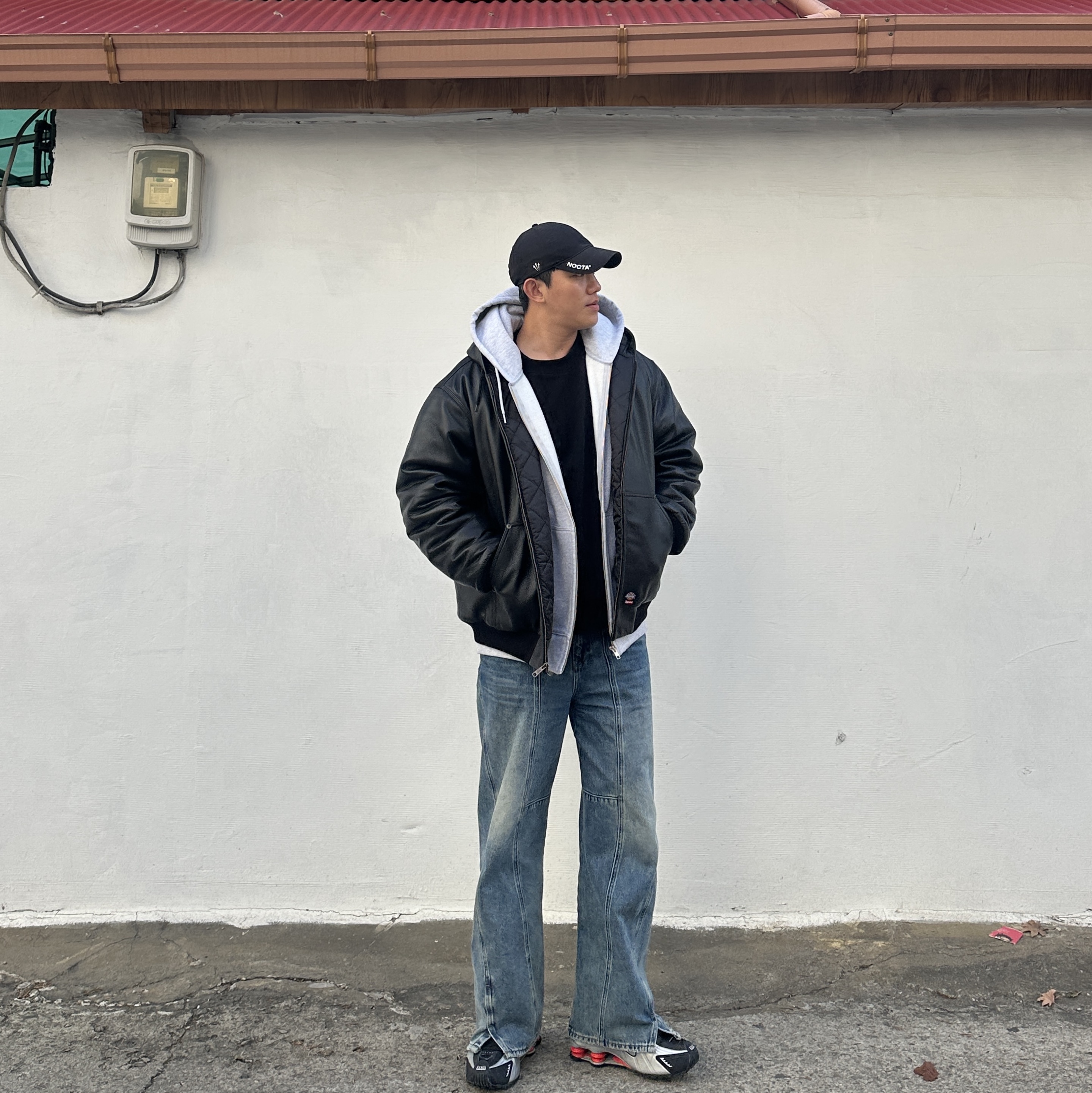 Supreme x Dickies Hooded Leather Work Jacket Black - 24FW, Nike Shox R4 Black and Metallic Silver 착용 스타일 - 1