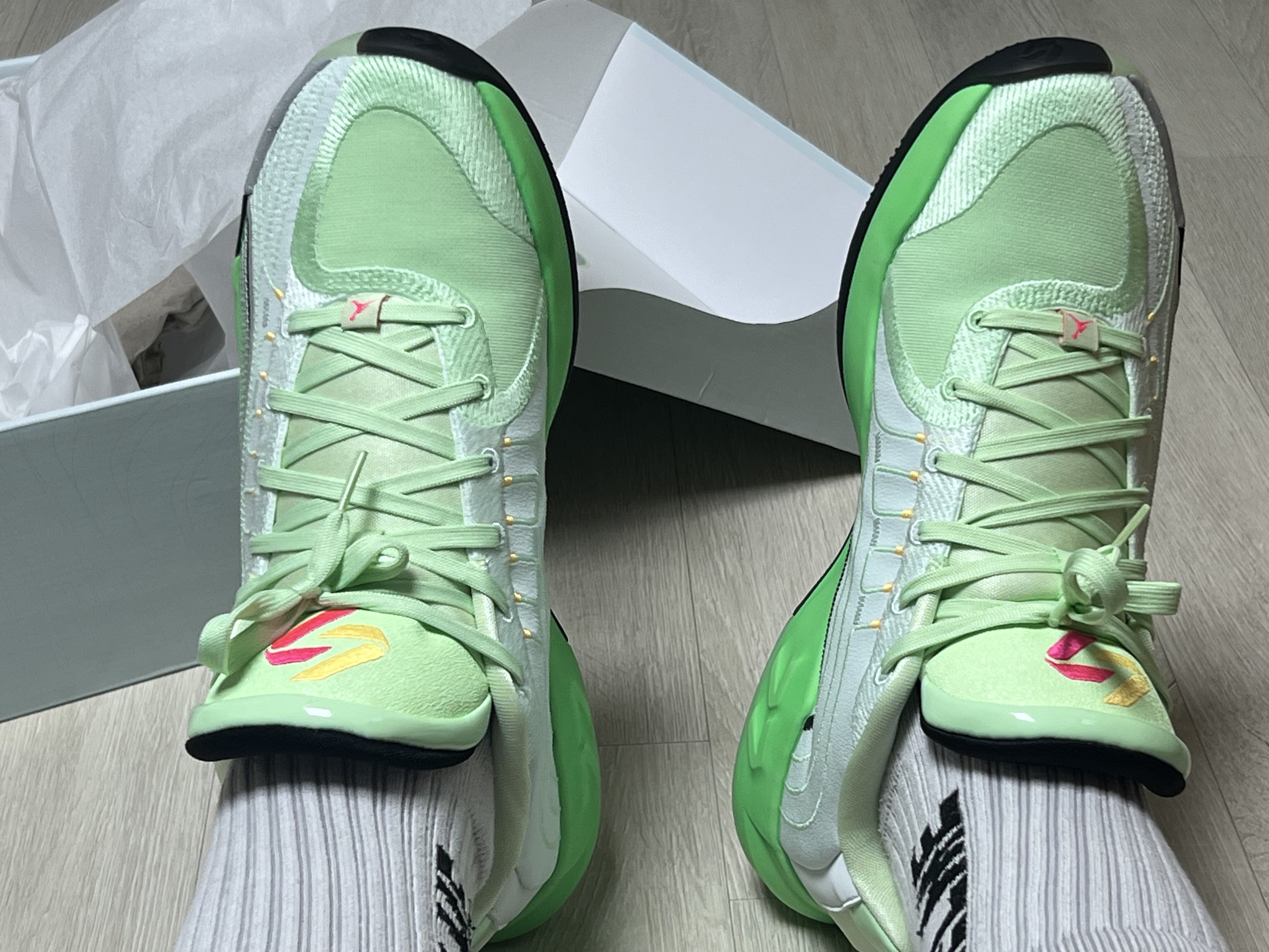 Jordan Luka 4 PF Space Navigator Basketball Barely Green Vapour Green 착용 스타일