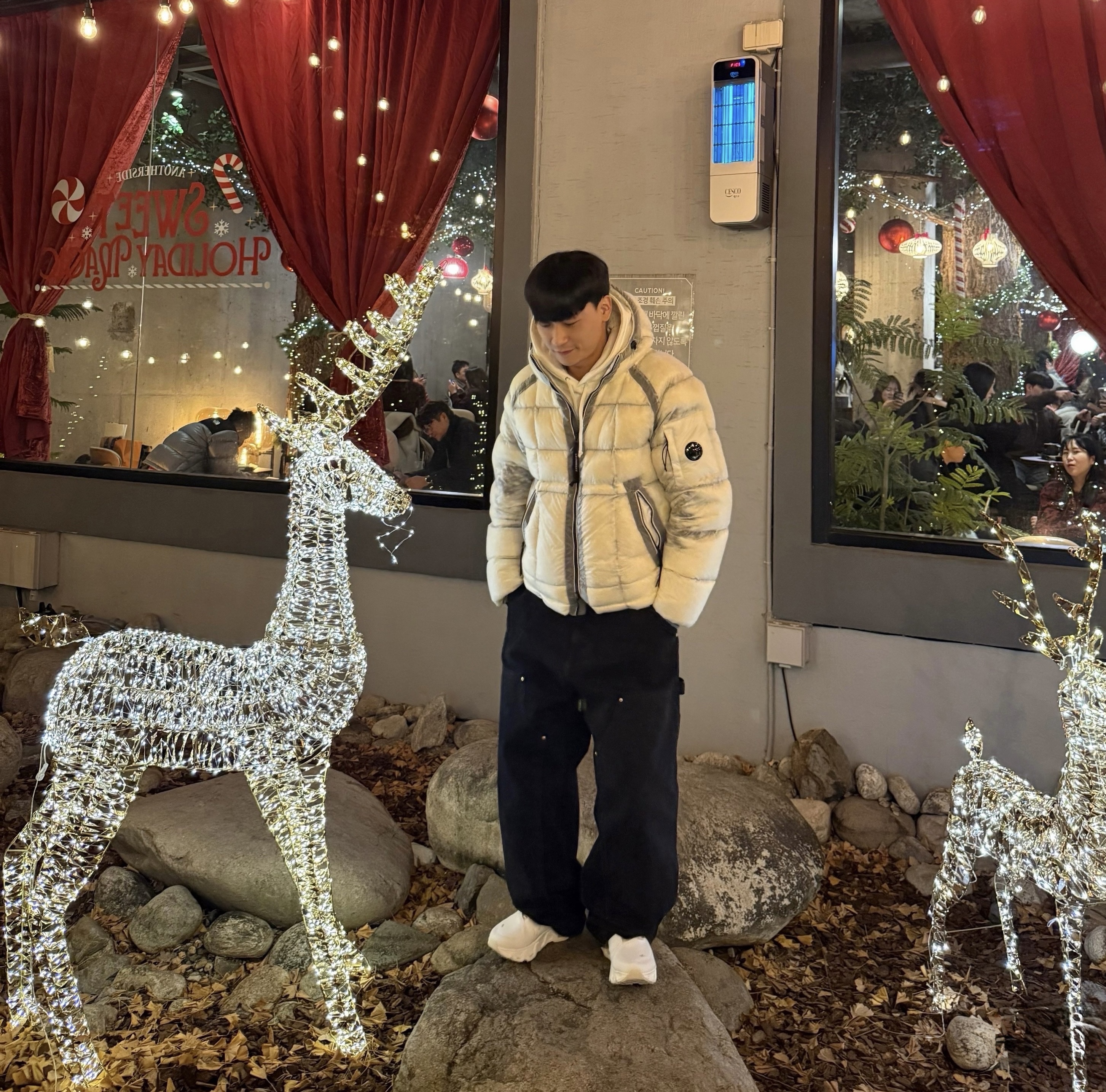 C.P. Company D.D. Shell Hooded Down Jacket Gauze White - 25FW, On Running x Post Archive Faction (Paf) Cloudmonster Hyper White 착용 스타일 - 1
