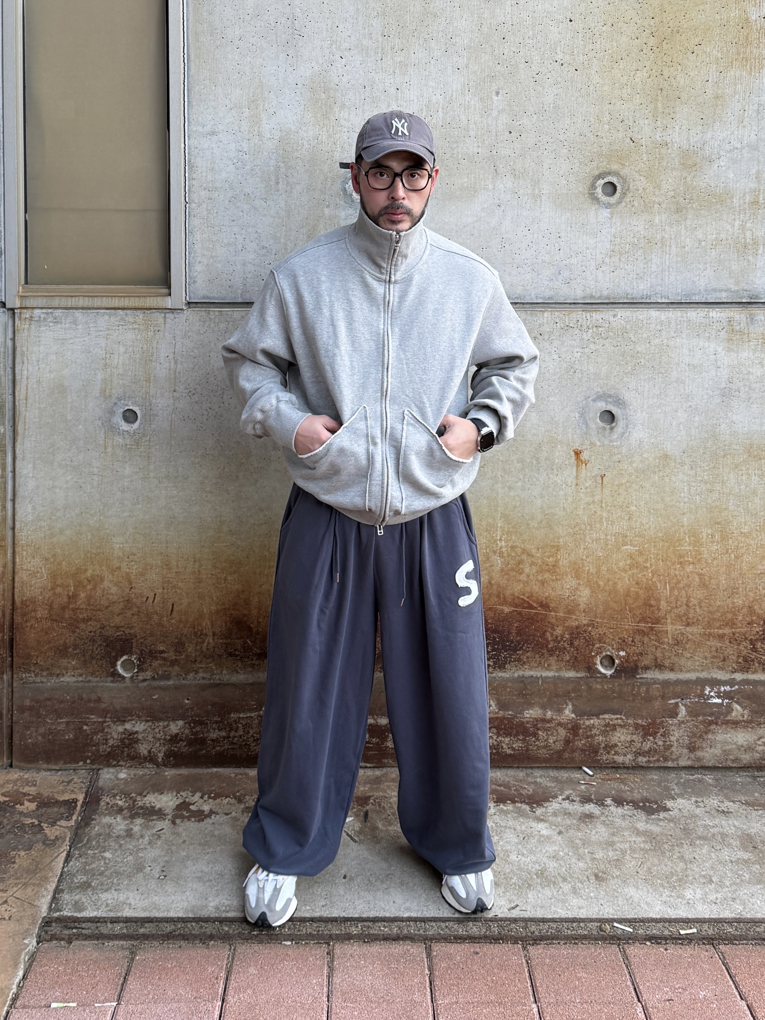 New Balance 327 Grey Yellow - JD Sports Exclusive, Opening Project Traveller Hooded Fleece Jacket Ecru 착용 스타일 - 5