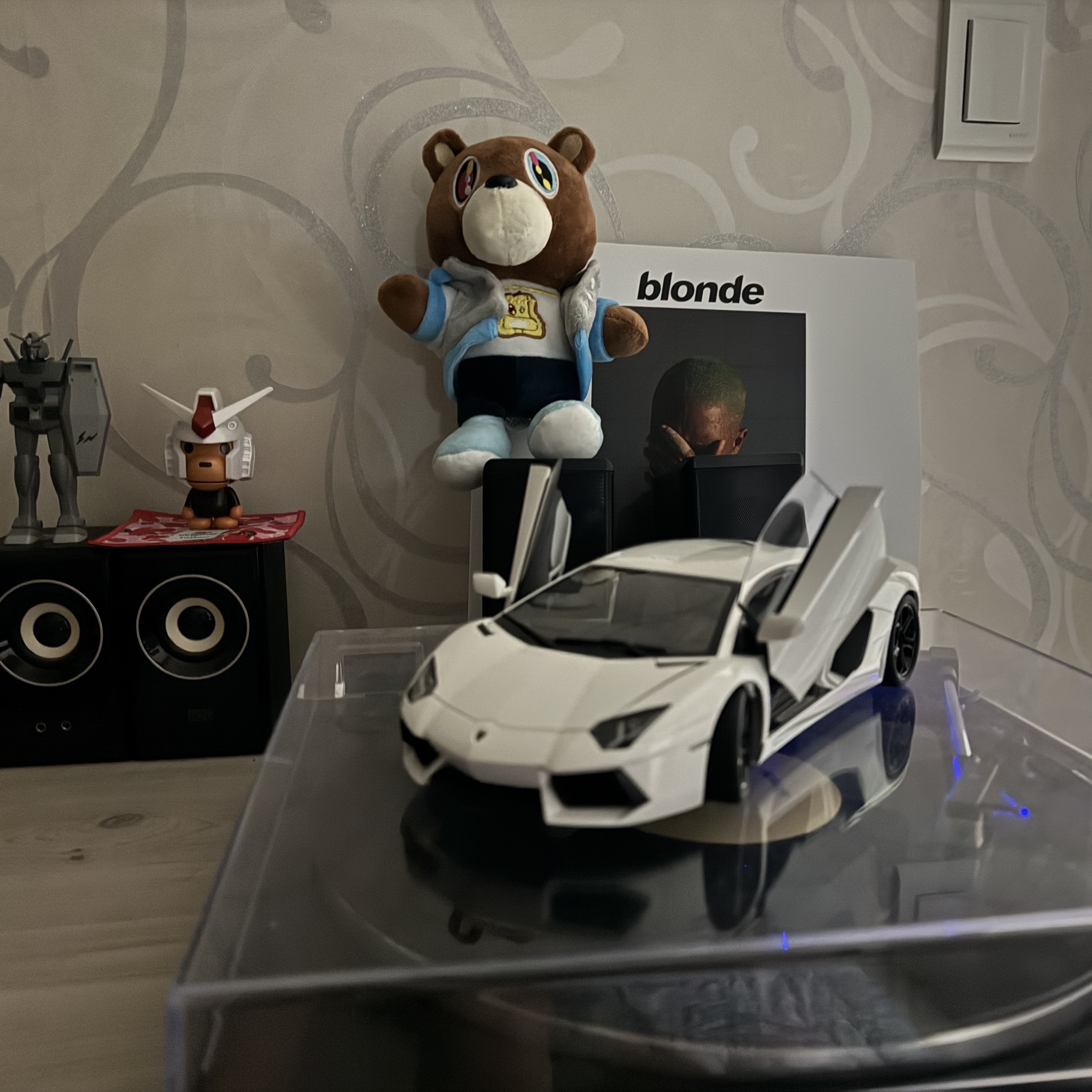 Frank Ocean Blonde Black (2LP) 착용 스타일