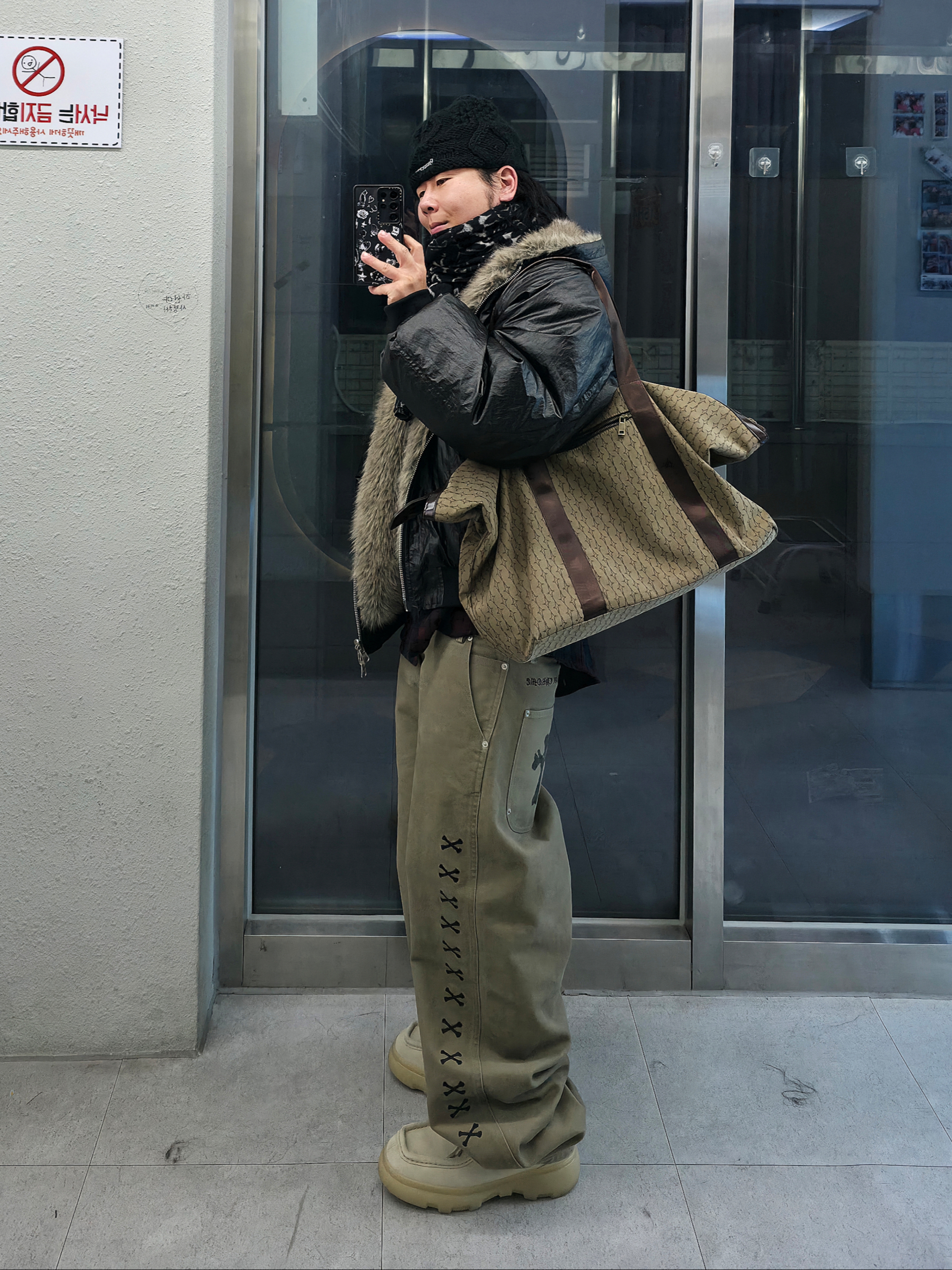 Aoiro The Death Of Chrome Work Pants Washed Olive, Burberry Suede Creeper Mid Shoes Clay 착용 스타일 - 1
