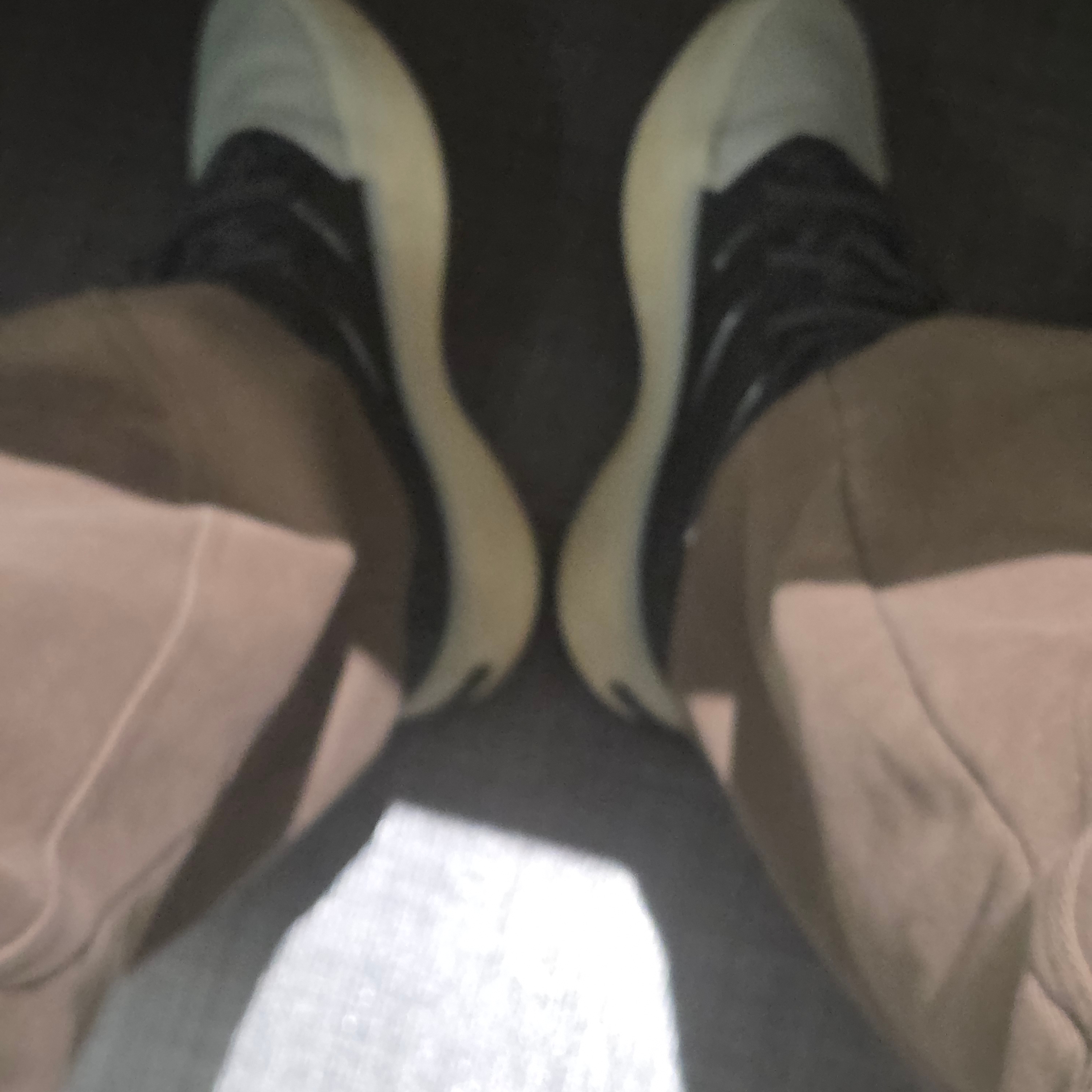 Adidas x Fear of God Athletics I Basketball Carbon Sesame 착용 스타일
