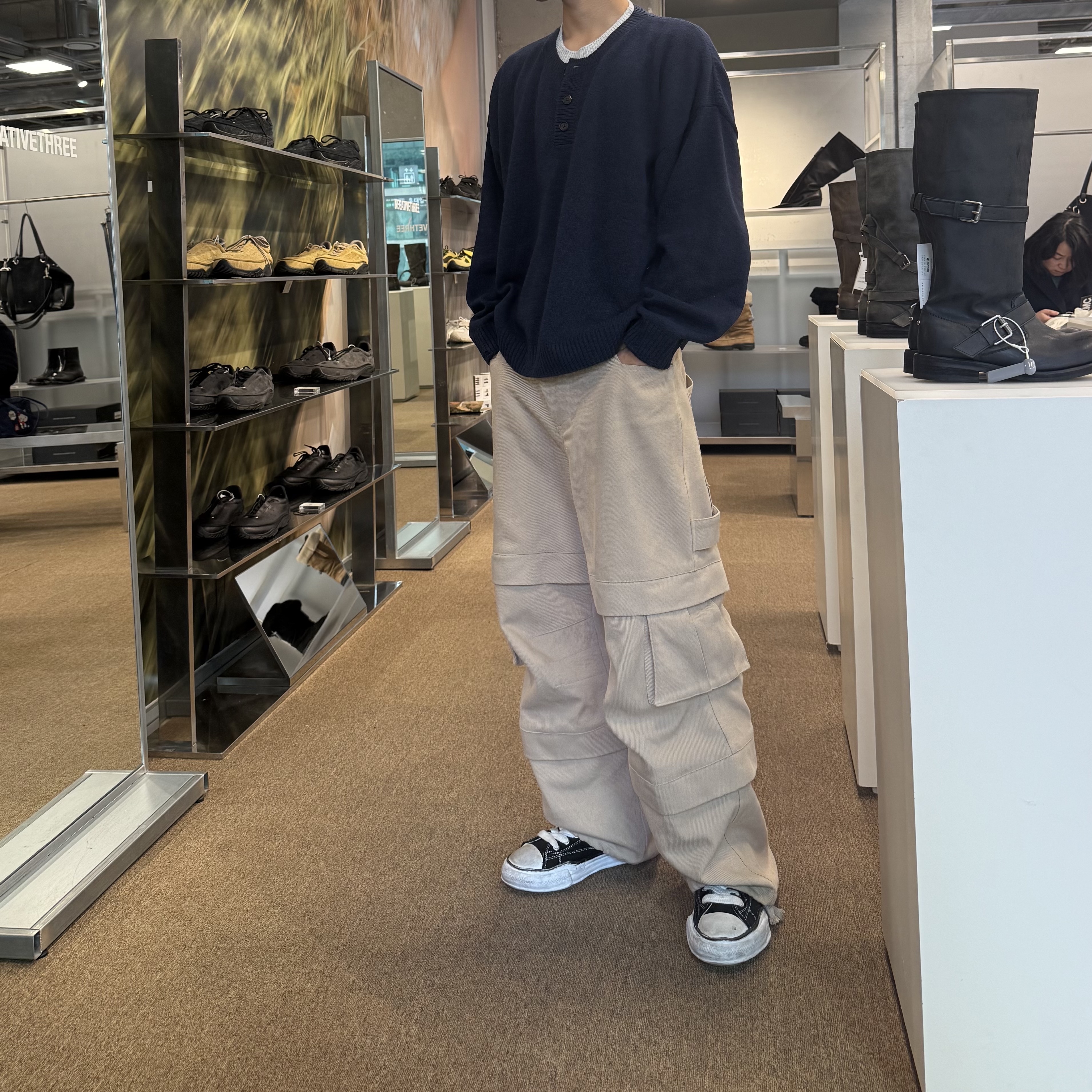 Kamien Titan Baggy Pants Beige 착용 스타일