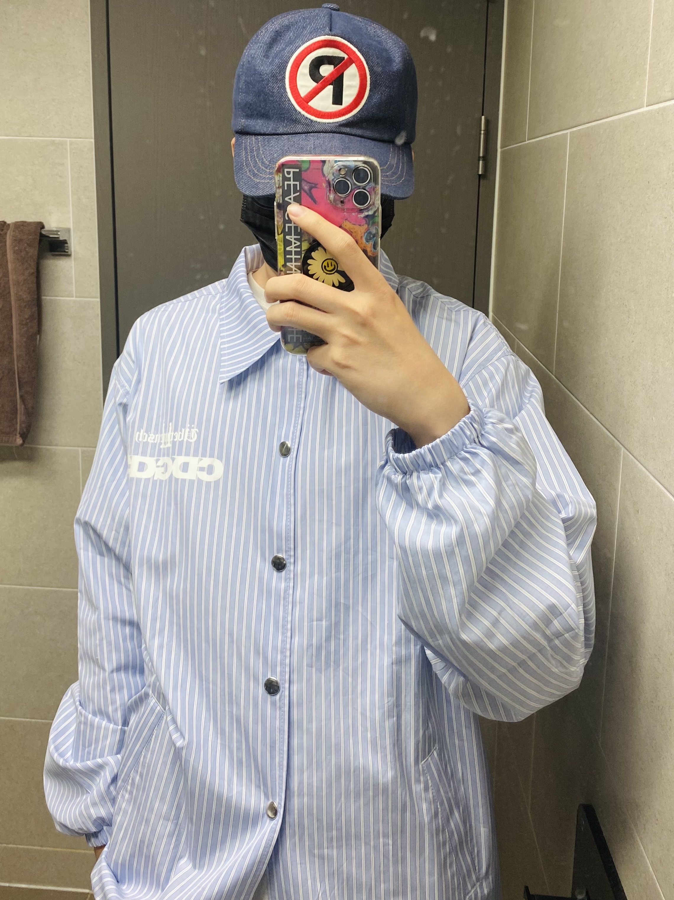 CDG x G-DRAGON Ubermensch CDGDC Classic Coach Jacket Stripe, Peaceminusone 5 Panel Ball Cap #1 Blue 착용 스타일 - 1
