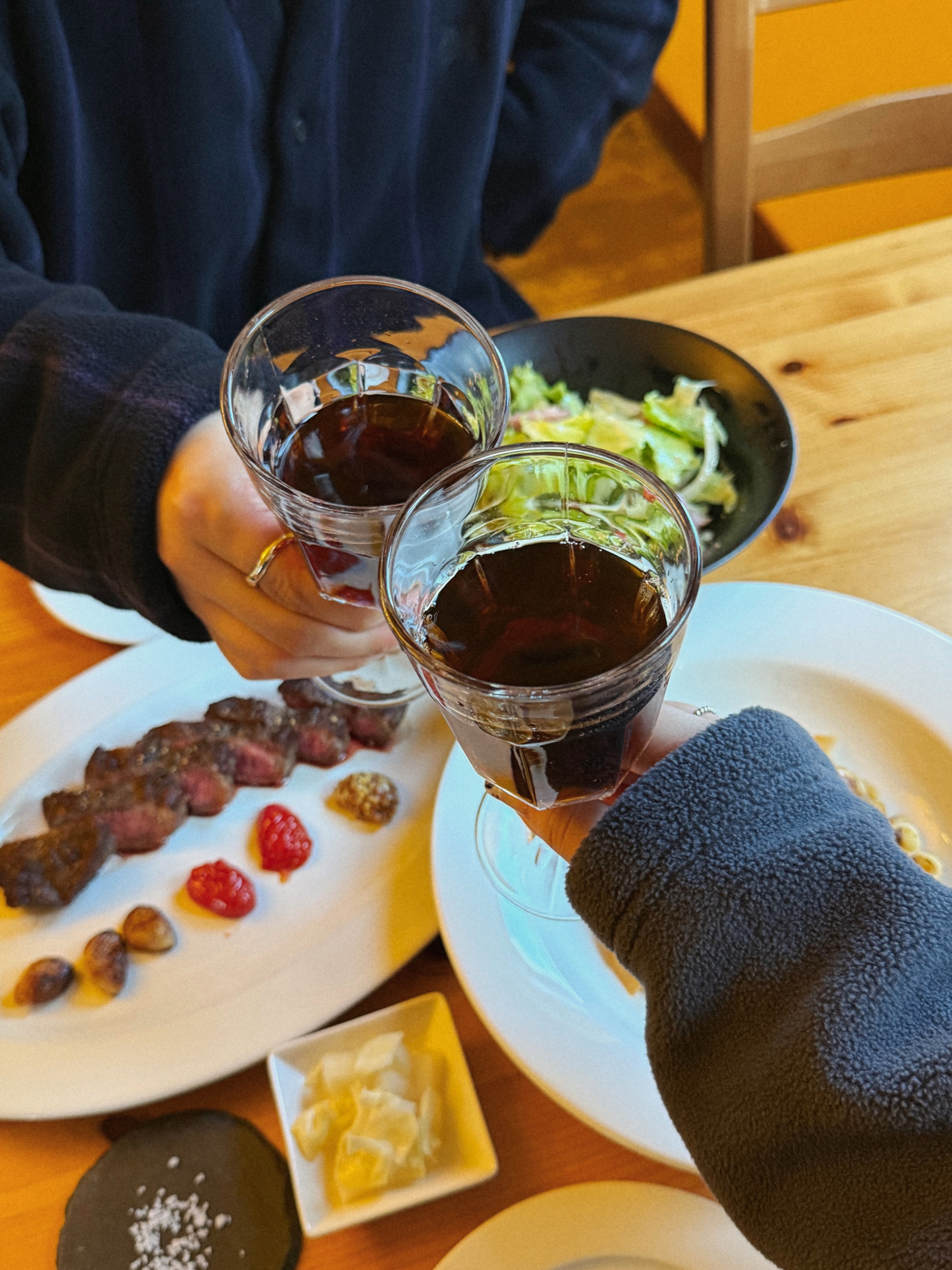Uniqlo x Needles Fleece Oversized Cardigan Black - KR, Polyteru Human Index Index Track Pants Black/Purple 착용 스타일 - 3