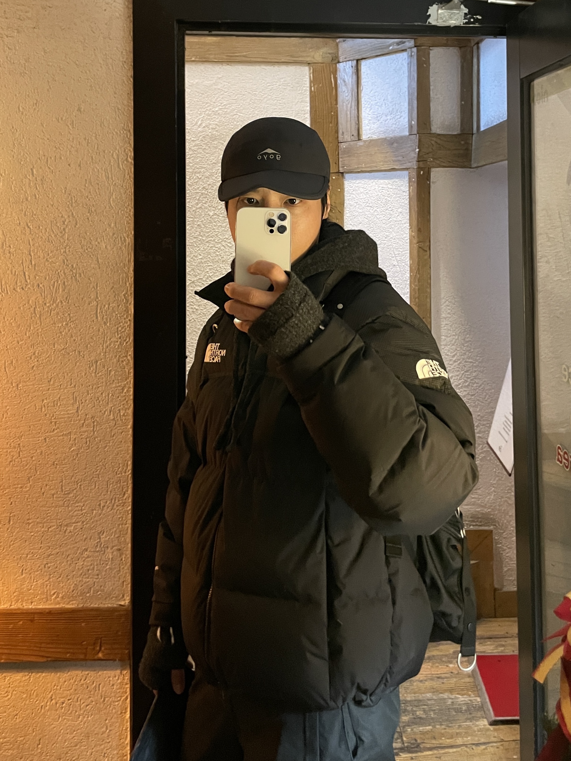 The North Face Remaster Down Jacket Black - 25FW, Oakley Meridian Low Ext Blackout 착용 스타일 - 1