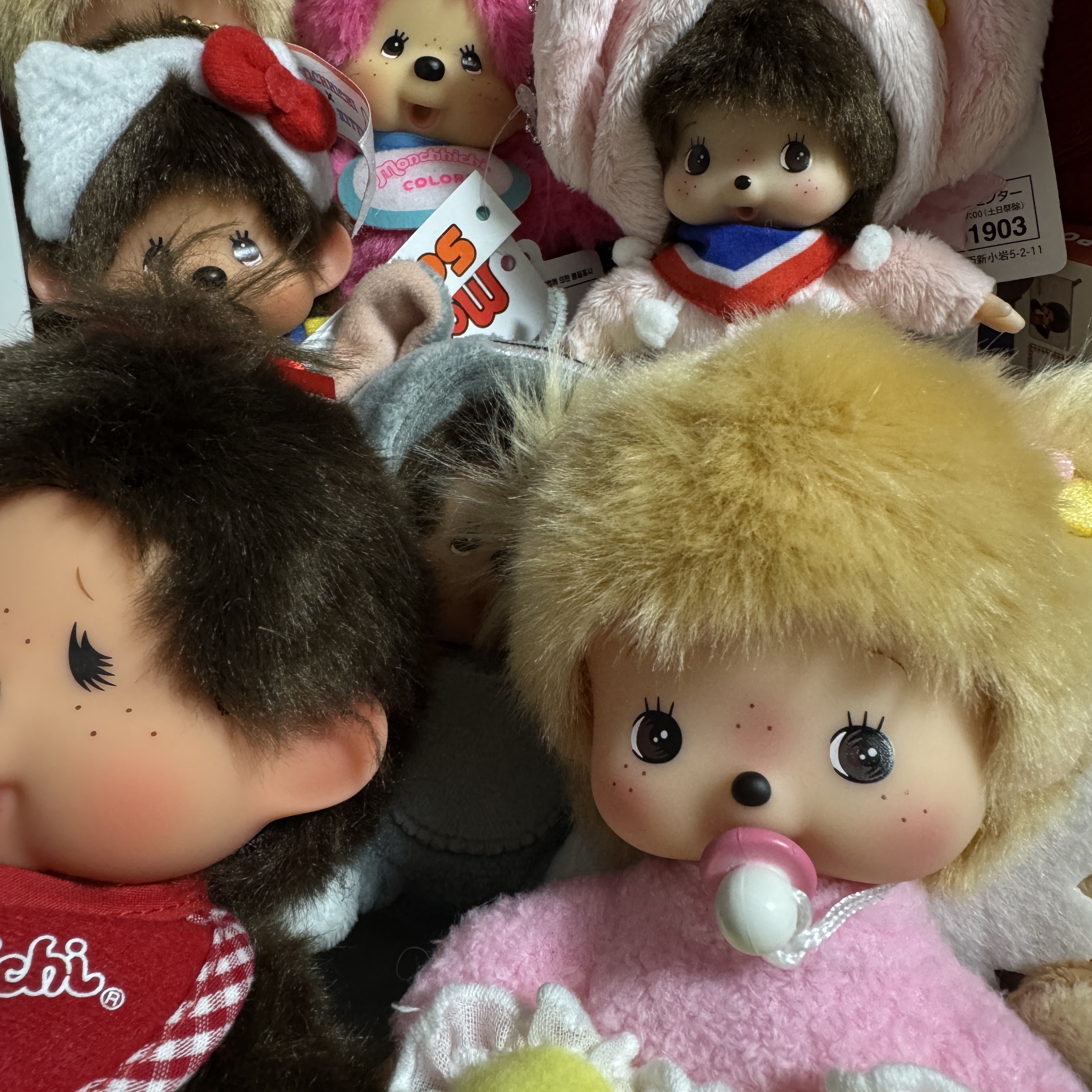 Monchhichi Love Happy Angel Bebichhichi S Girl, Sanrio Hello Kitty x Monchhichi 50th Anniversary Monchhichi Holder 착용 스타일 - 2