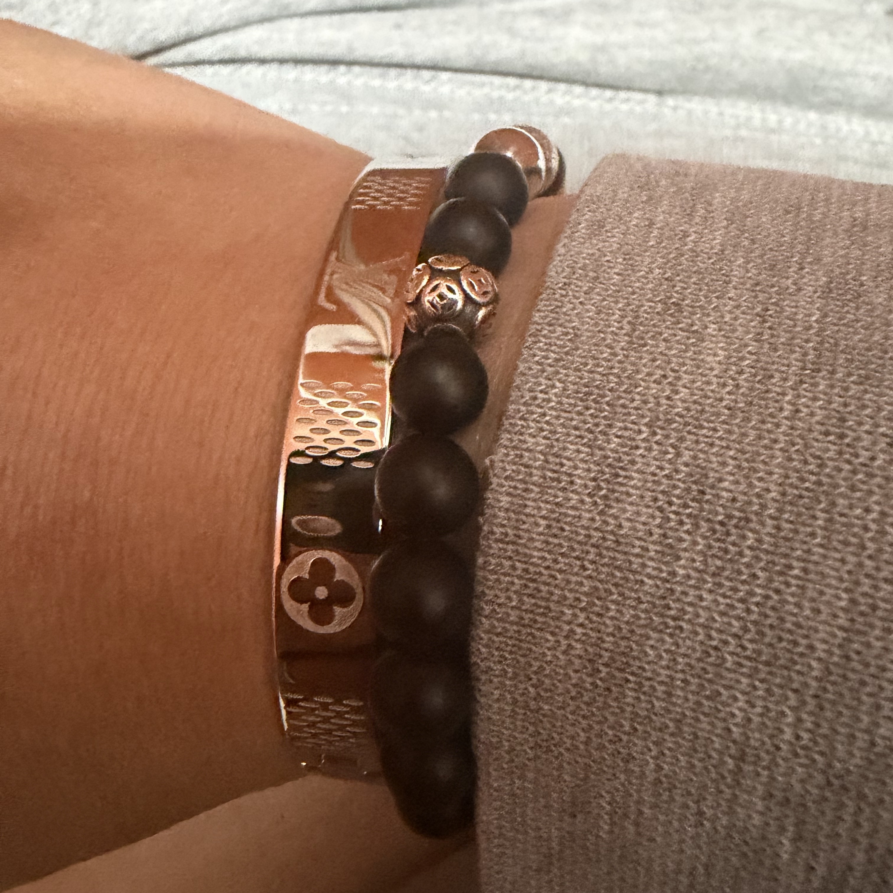 Louis Vuitton Damier Staples Bangle Silver 착용 스타일