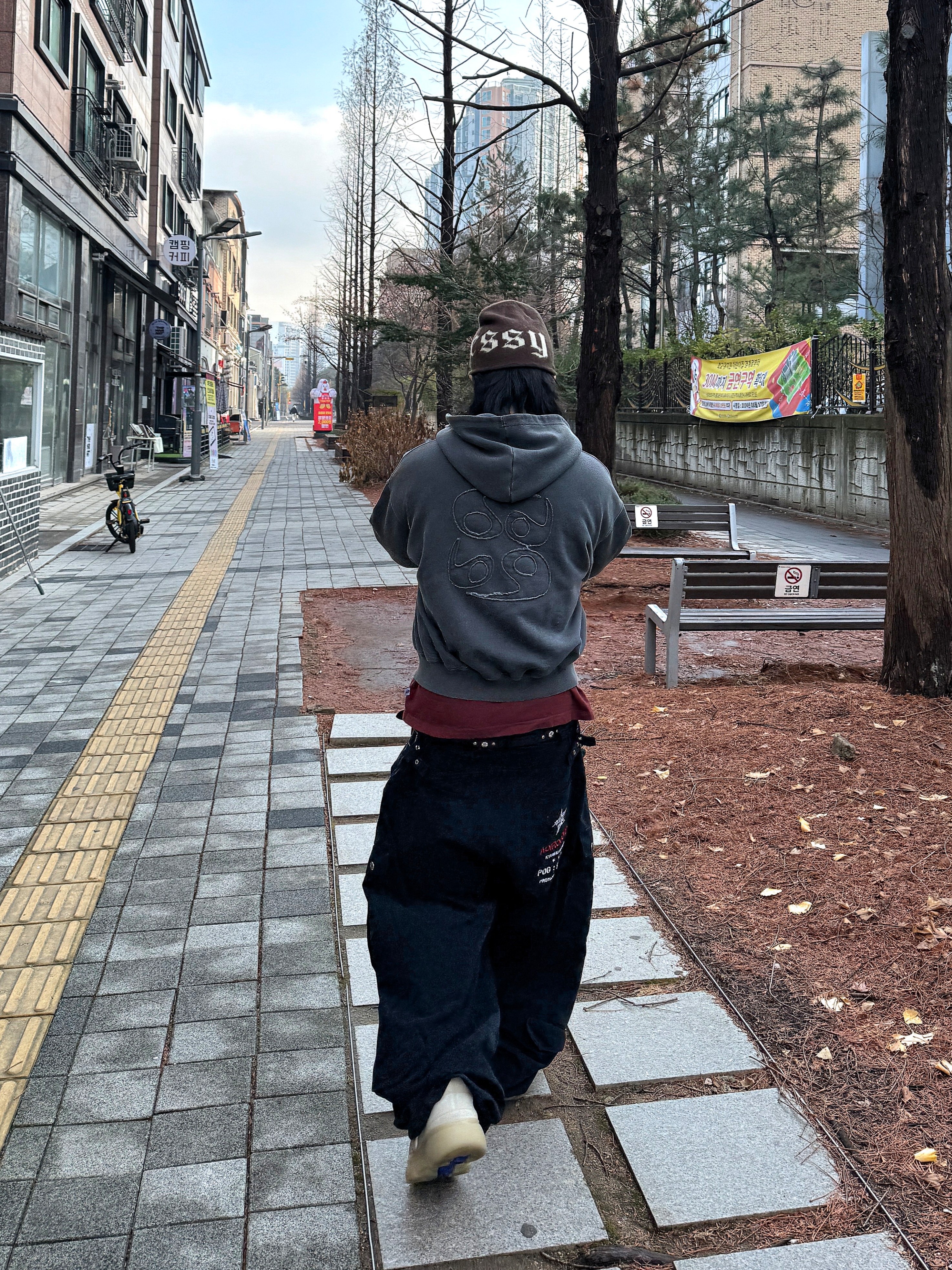 Aoiro x Pog Service Hikari M65 Curved Pants Vintage Black, Burberry Suede Creeper Mid Shoes Clay 착용 스타일 - 4