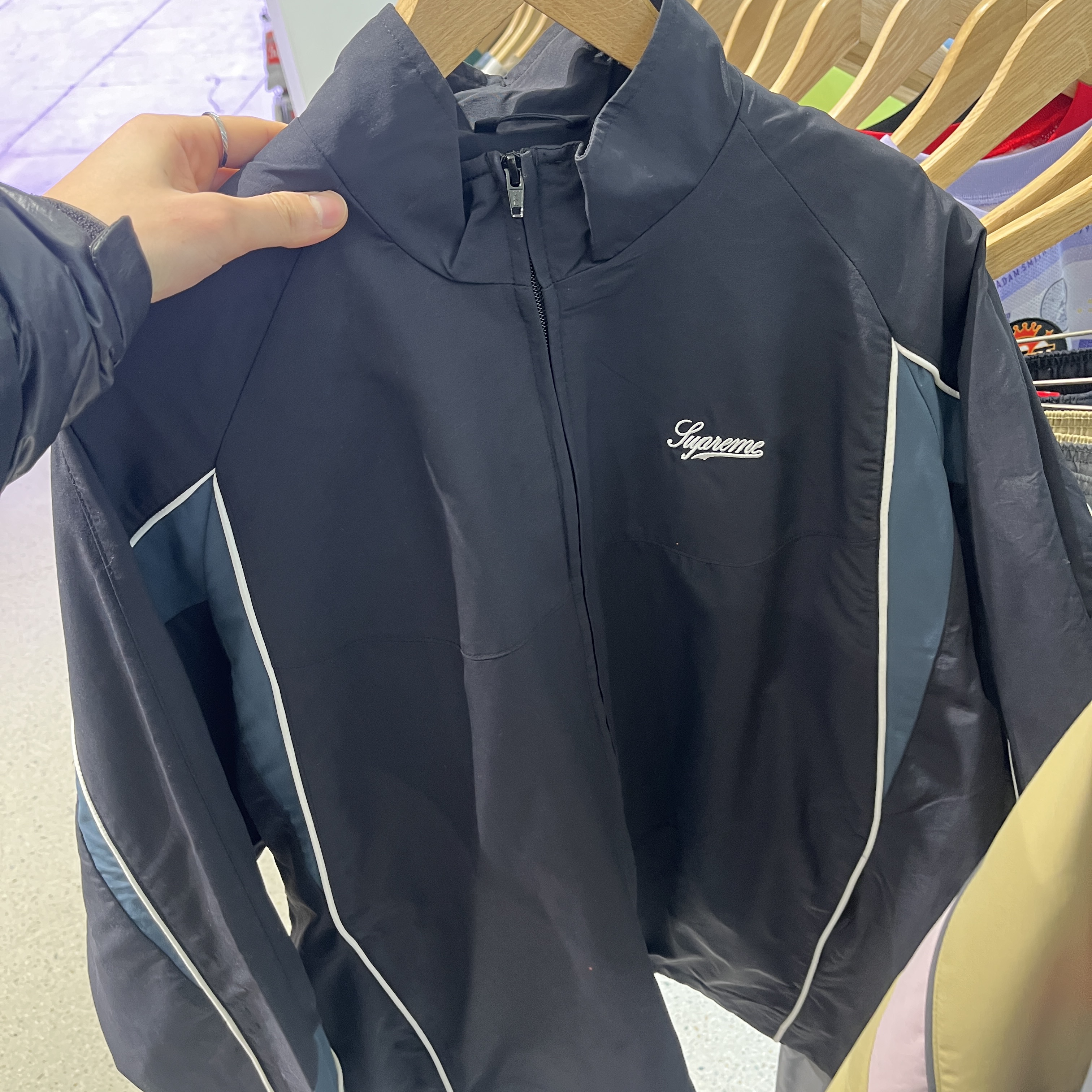 Supreme Contrast Piping Track Jacket Black - 25FW 착용 스타일