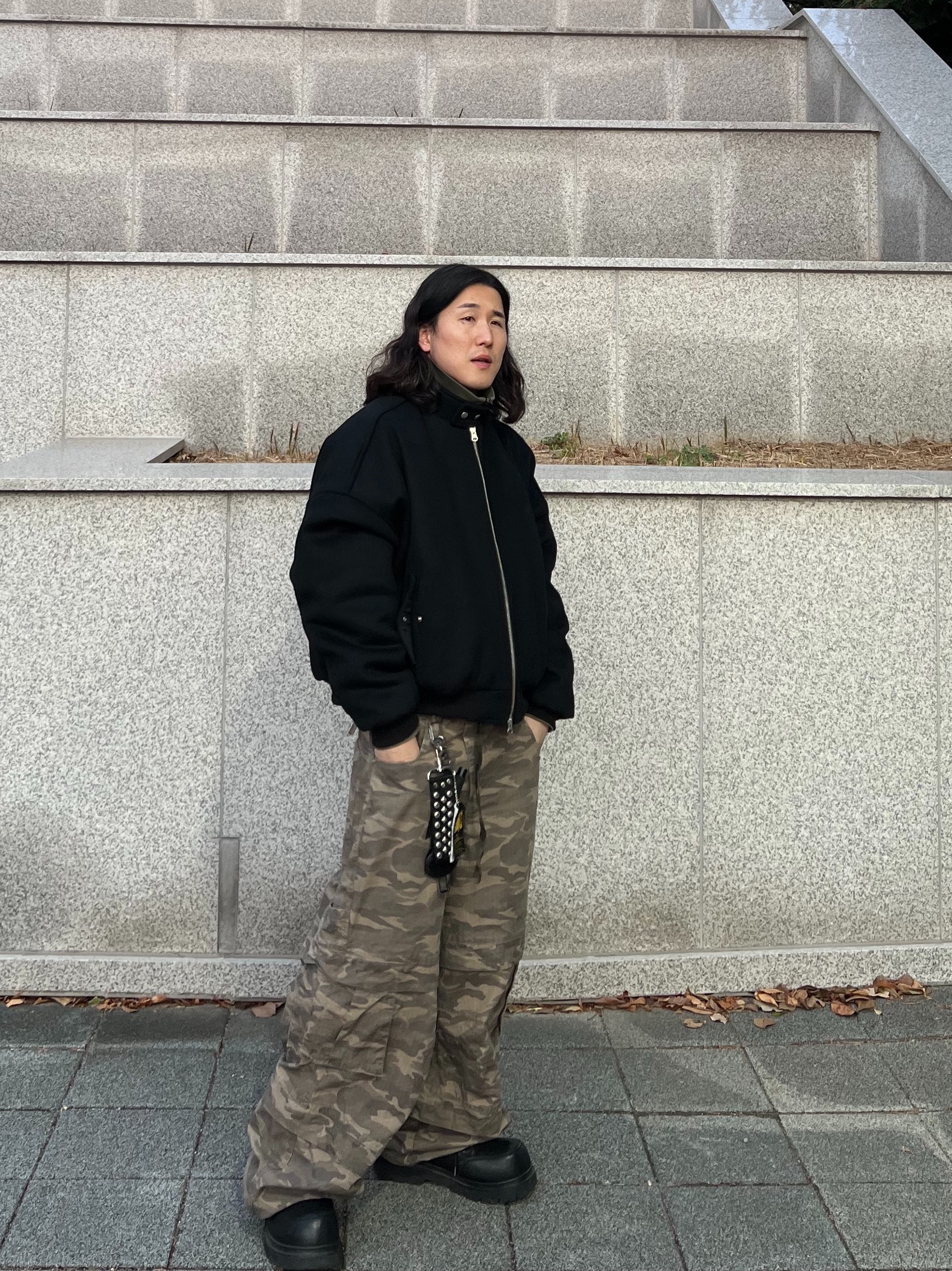 Undermycar Multi Patched Vintage Gaor Zip-Up Khaki - 25SS, [KREAM Exclusive] Kamien Titan Baggy Pants Kream Camo 착용 스타일 - 3