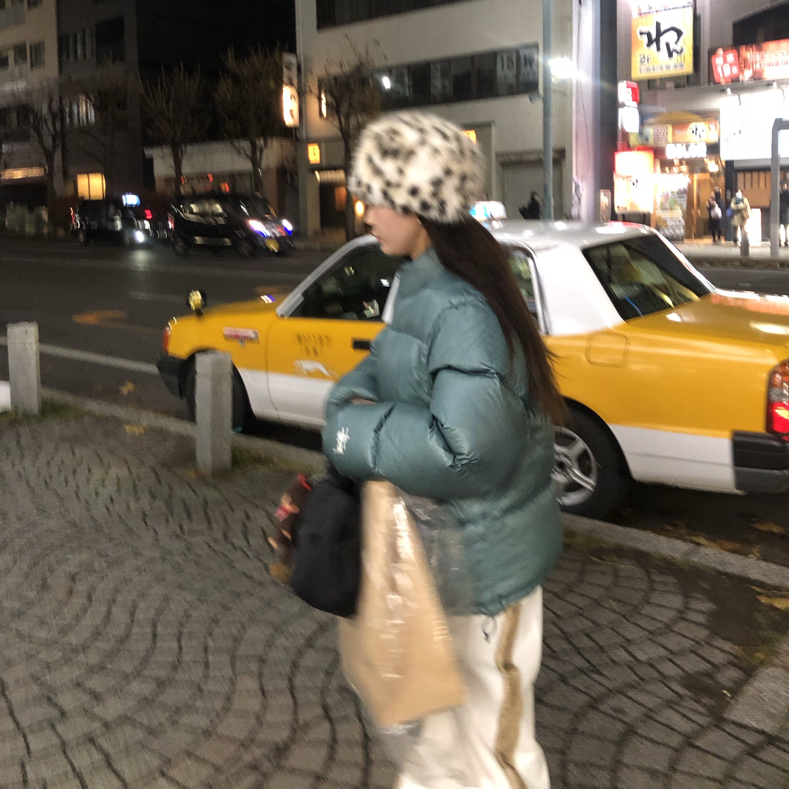 Stussy Down Puffer Parachute Ripstop Powder Blue, Comme des Garcons Nylon Tote Bag Medium Black 착용 스타일 - 3
