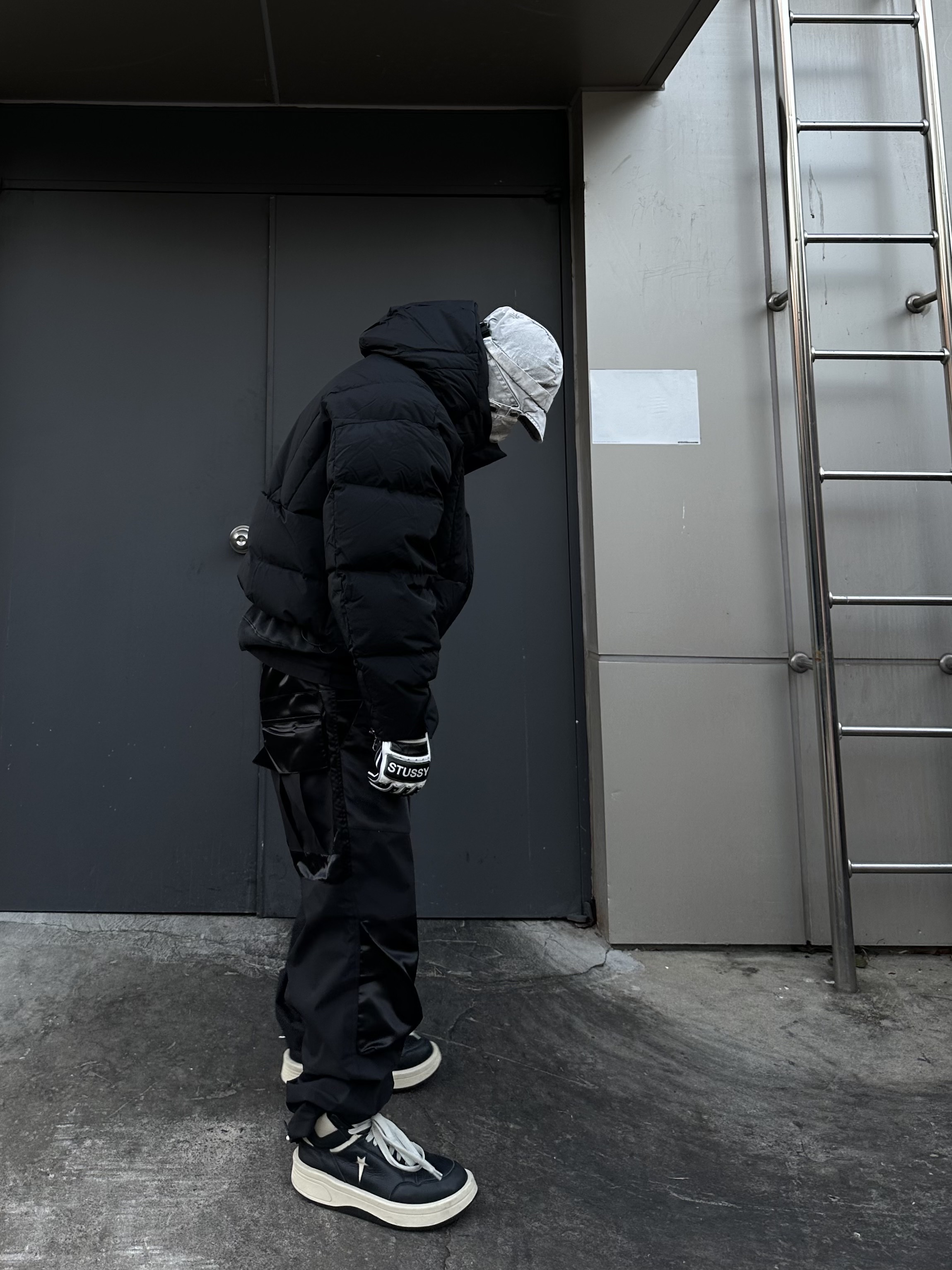 Stussy Leather Bike Gloves Black White, Wapworks Protective Shell 3-Layer Pants 착용 스타일 - 5
