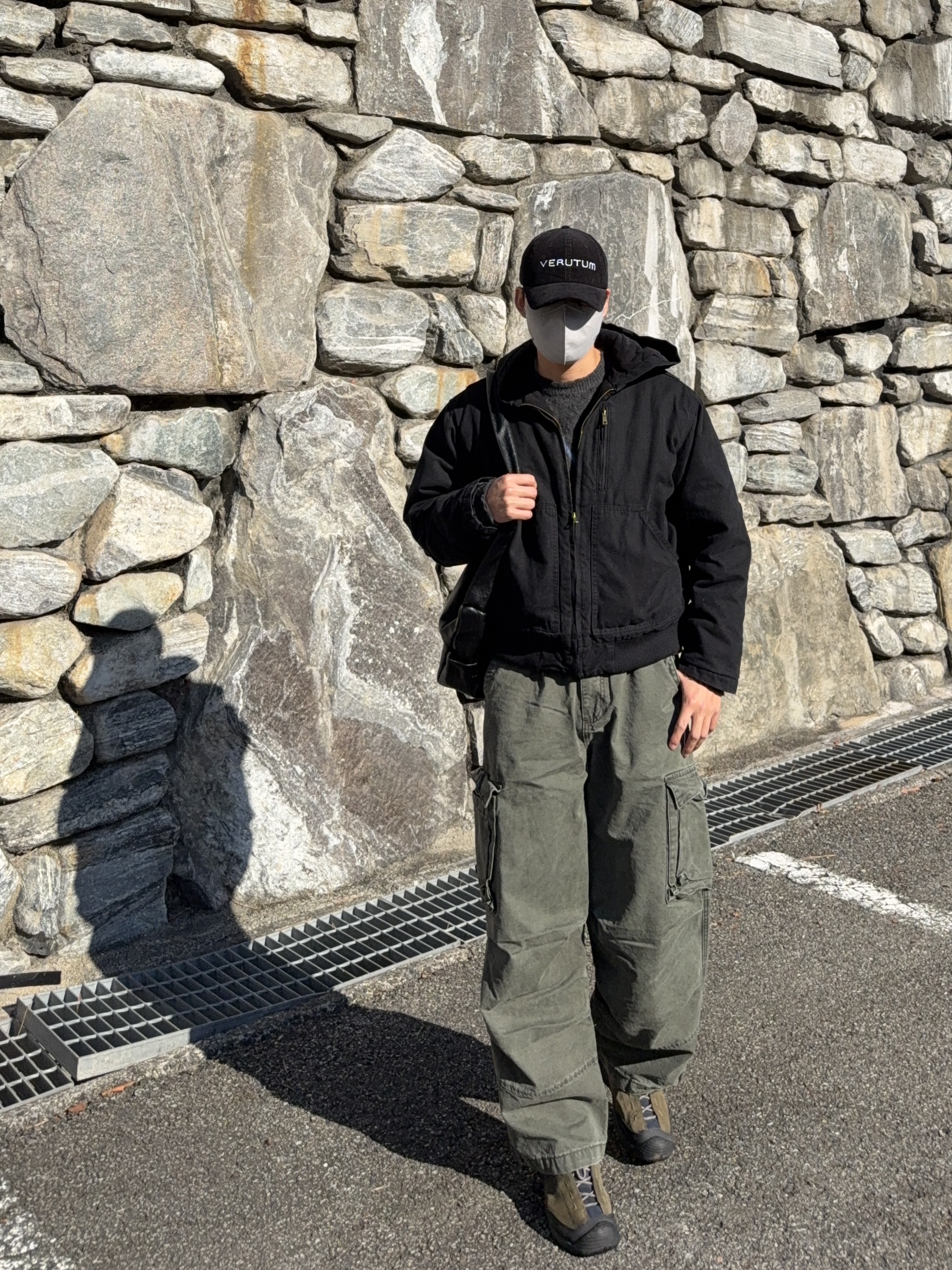Keen x Eastlogue Jasper Rocks Sneakers Scarab Arctic, VERUTUM BC210CD Funky Serif Verutum Coduroy Ball Cap Navy 착용 스타일 - 1