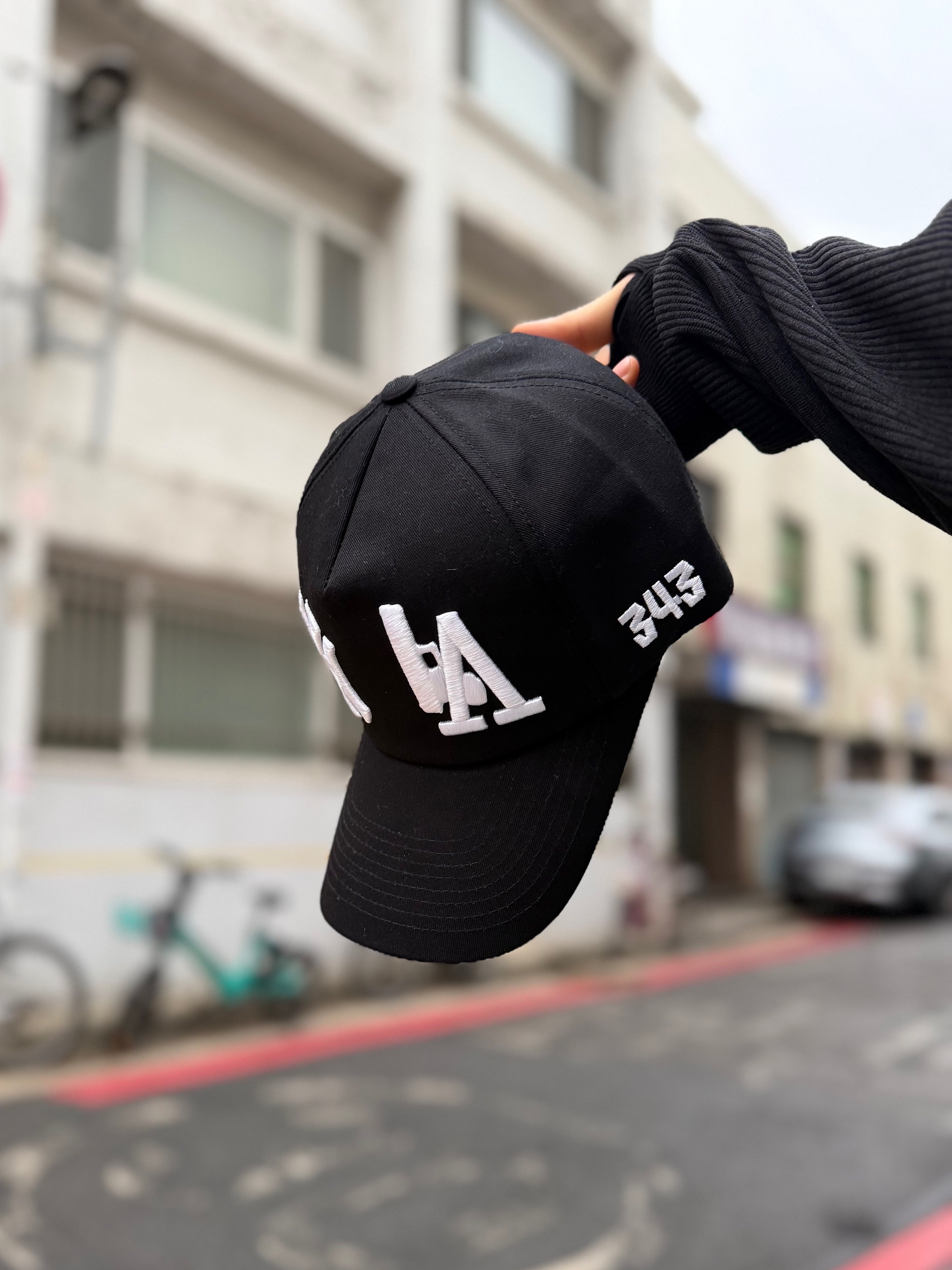 Balenciaga Cargo Sneakers Grey Black Yellow 착용 스타일 - 6