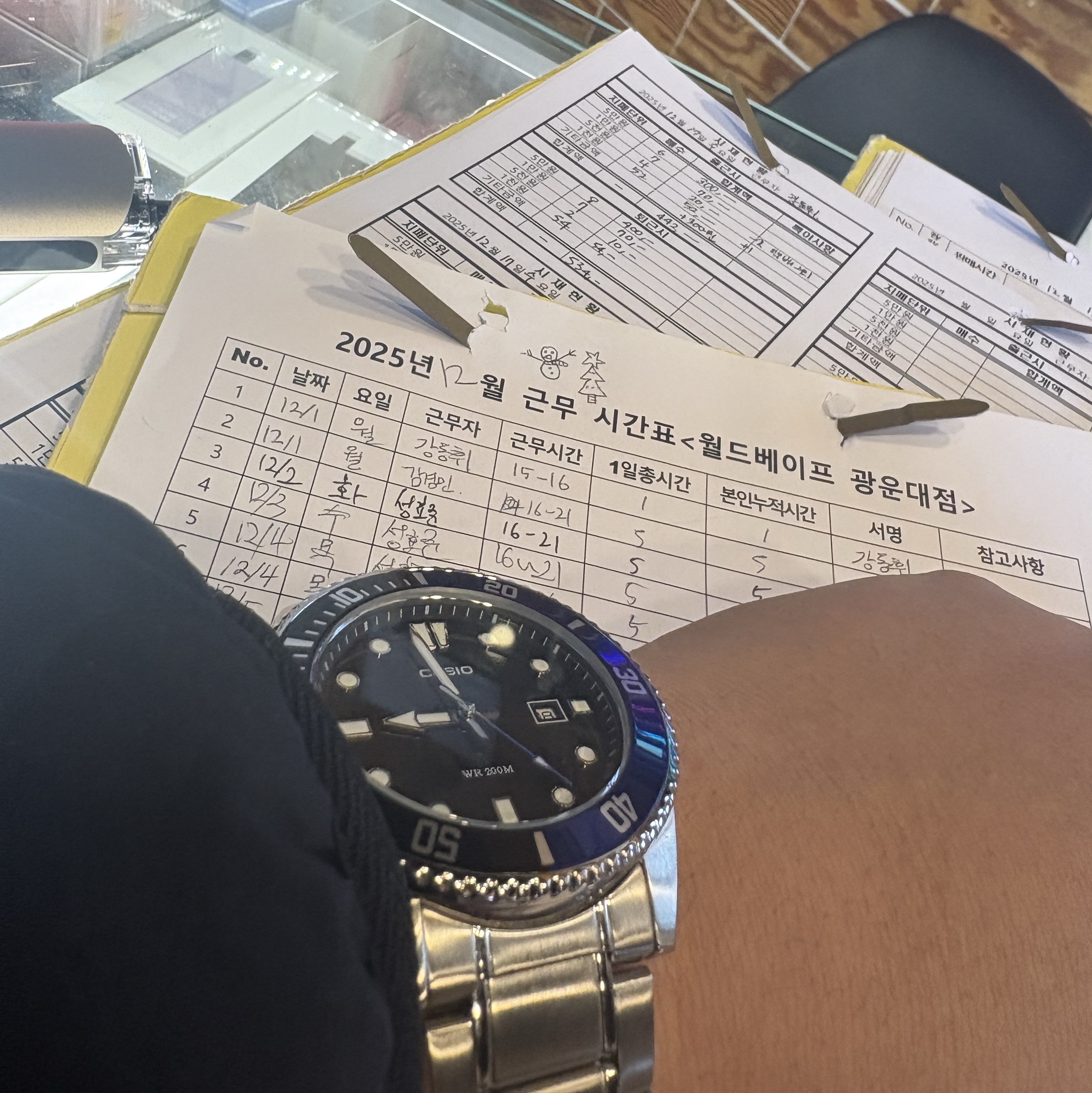 Casio MDV-107D-1A2V 착용 스타일 - 1