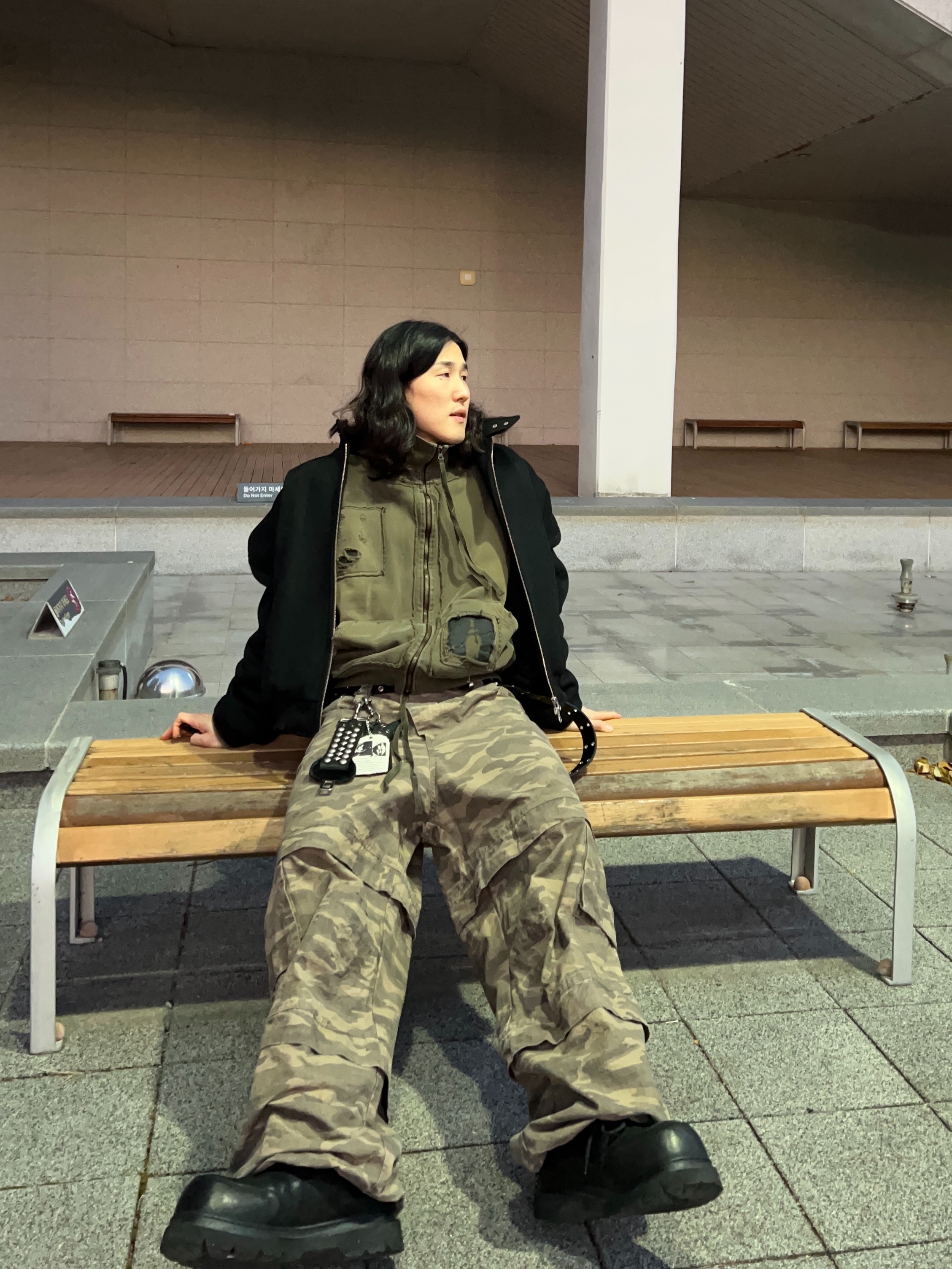 Undermycar Multi Patched Vintage Gaor Zip-Up Khaki - 25SS, [KREAM Exclusive] Kamien Titan Baggy Pants Kream Camo 착용 스타일 - 6