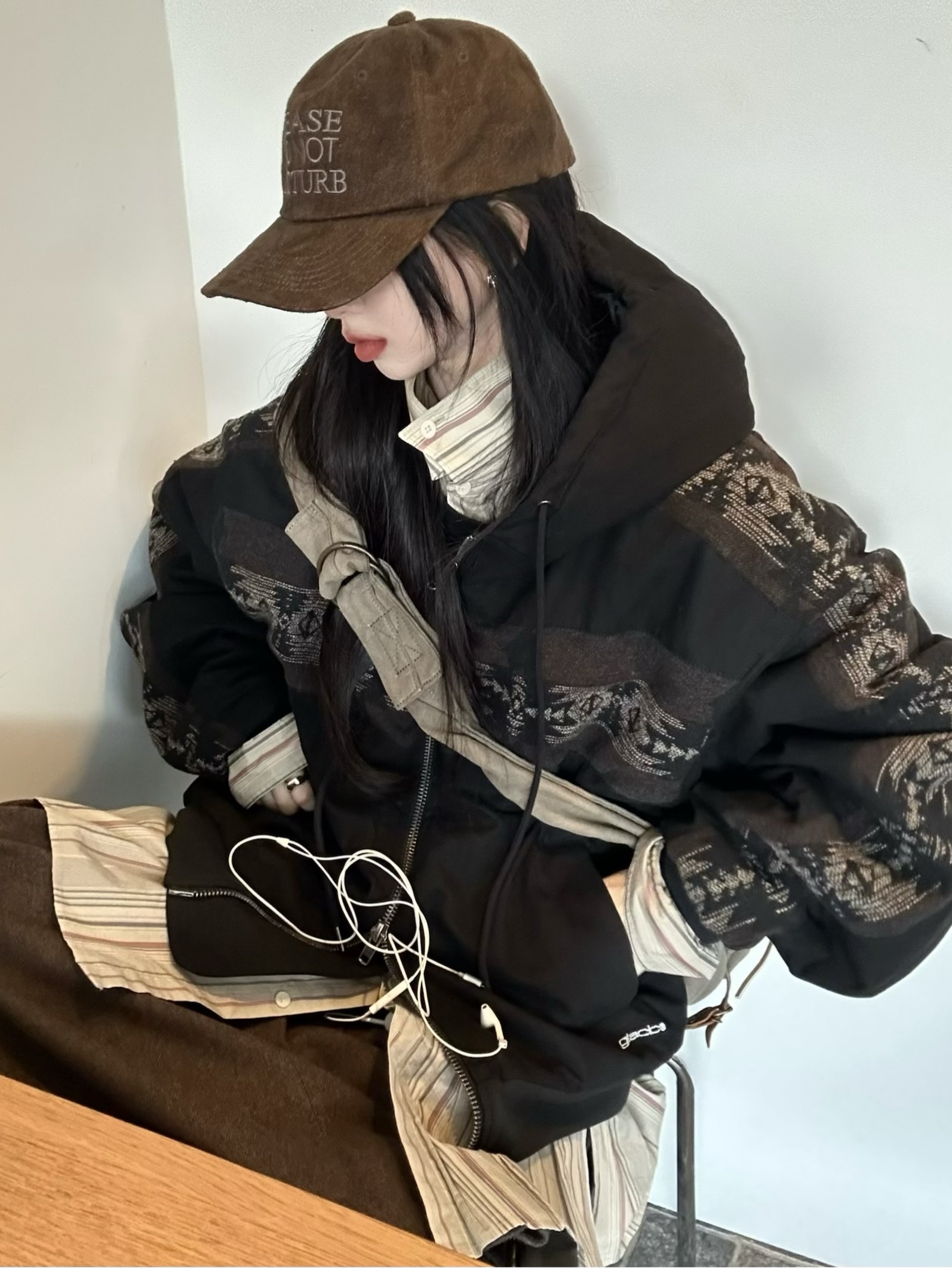 Kapital No.6 Canvas Snufkin Bag Khaki 착용 스타일 - 1