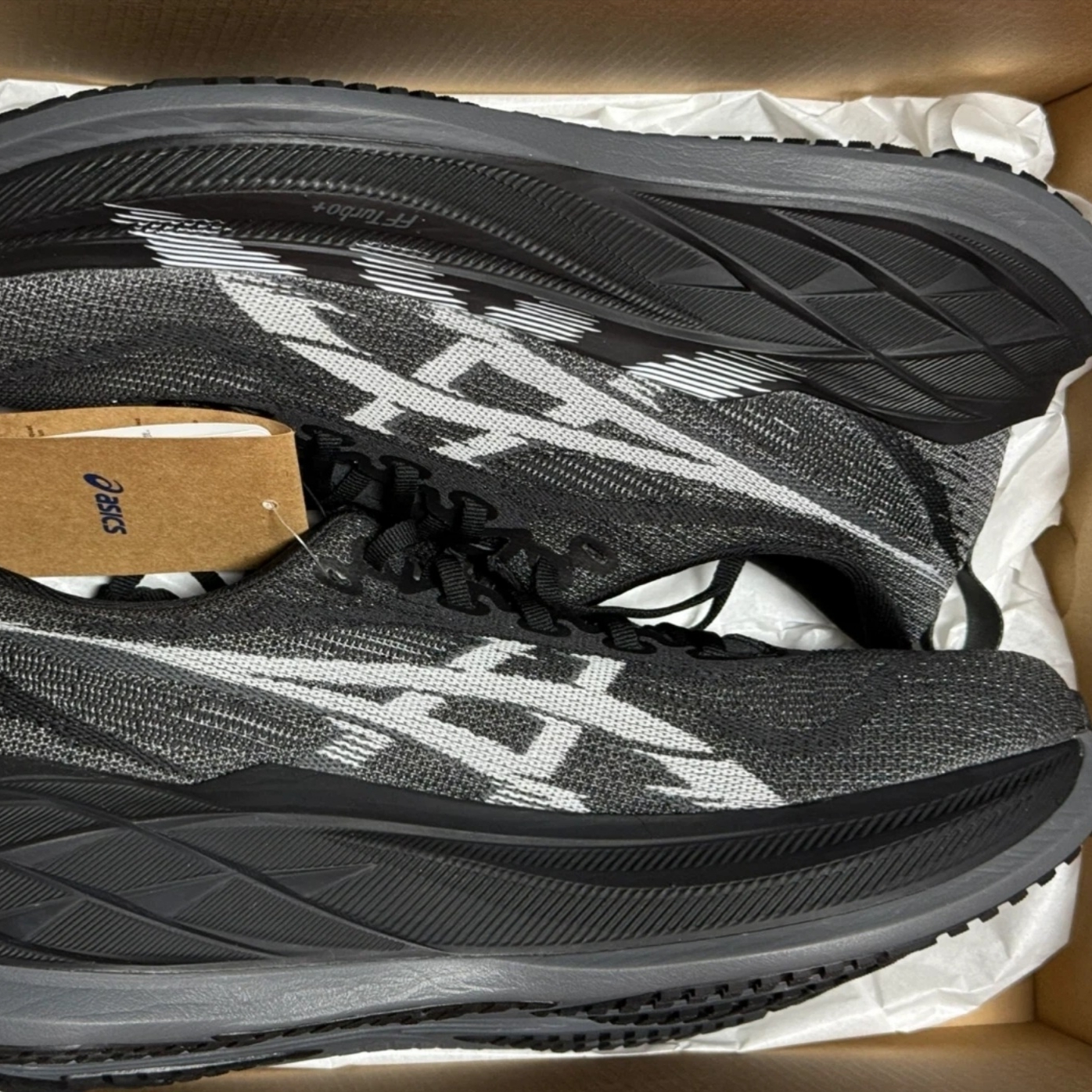 Asics Superblast 2 Black White 착용 스타일