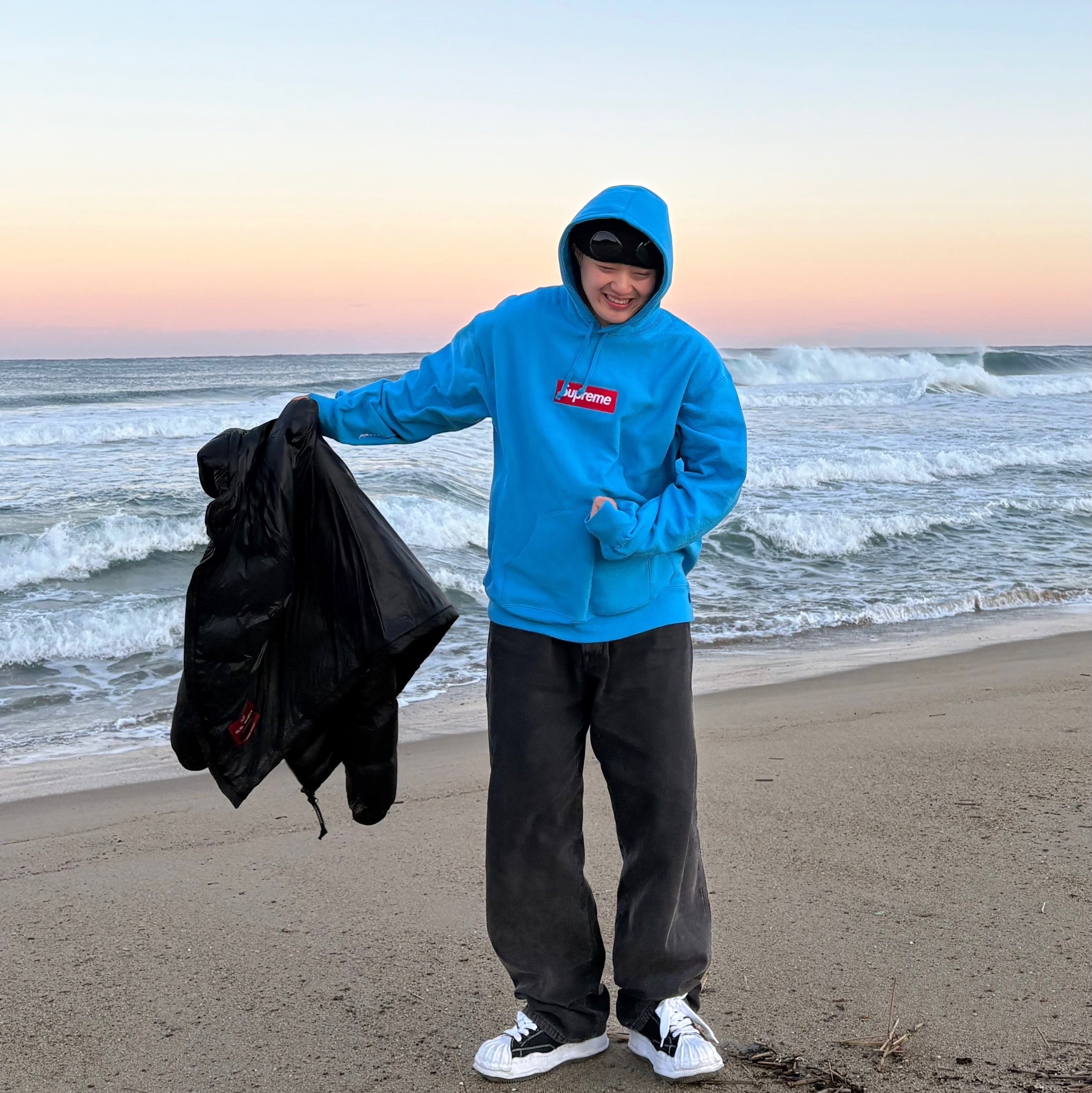 Stussy Washed Canvas Big OL' Jean Black, Maison Mihara Yasuhiro Blakey OG Sole Canvas Low-top Sneakers Black White 착용 스타일 - 1