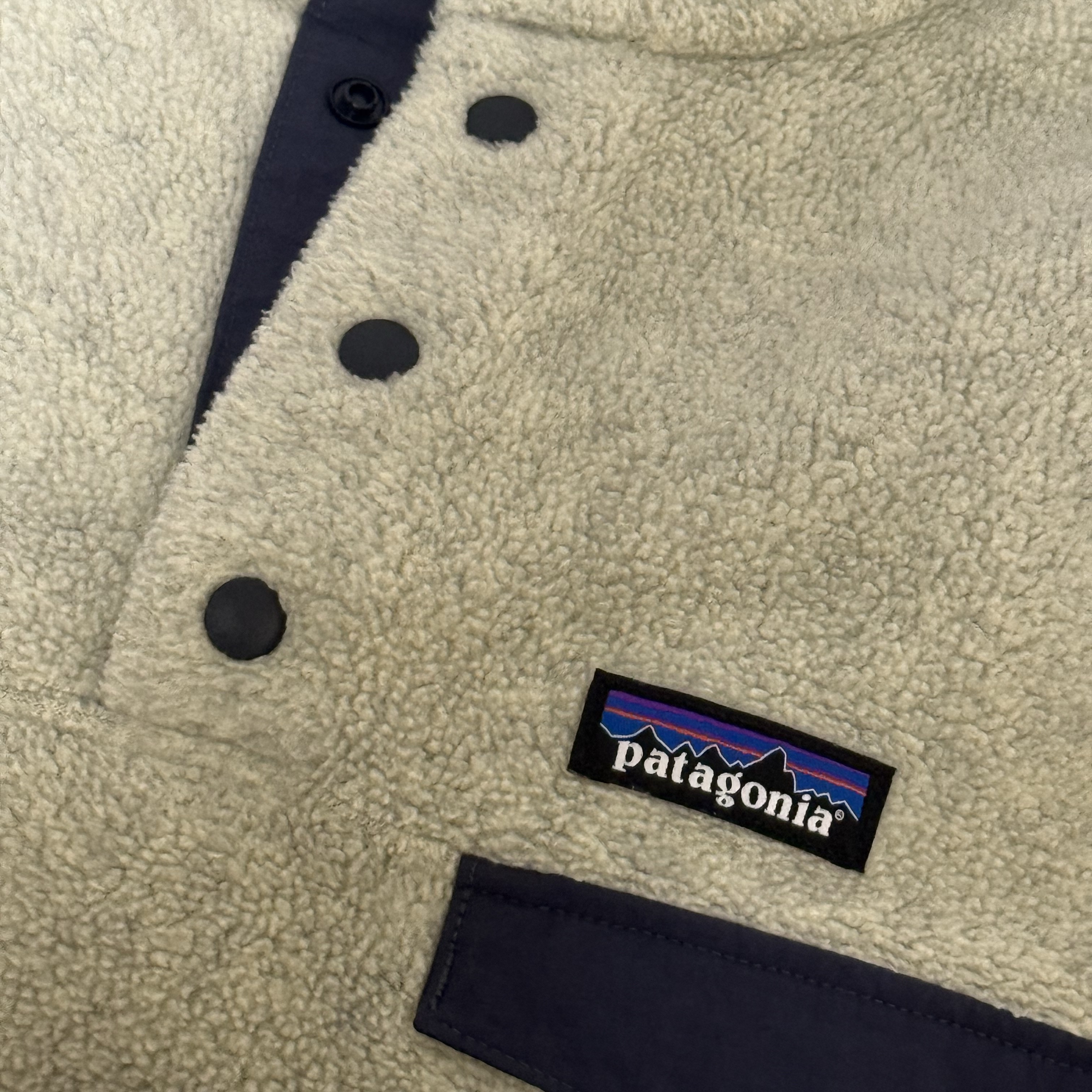 Patagonia Lightweight Synchilla Snap-T Fleece Pullover Oatmeal Heather/Smolder Blue/New Navy 착용 스타일