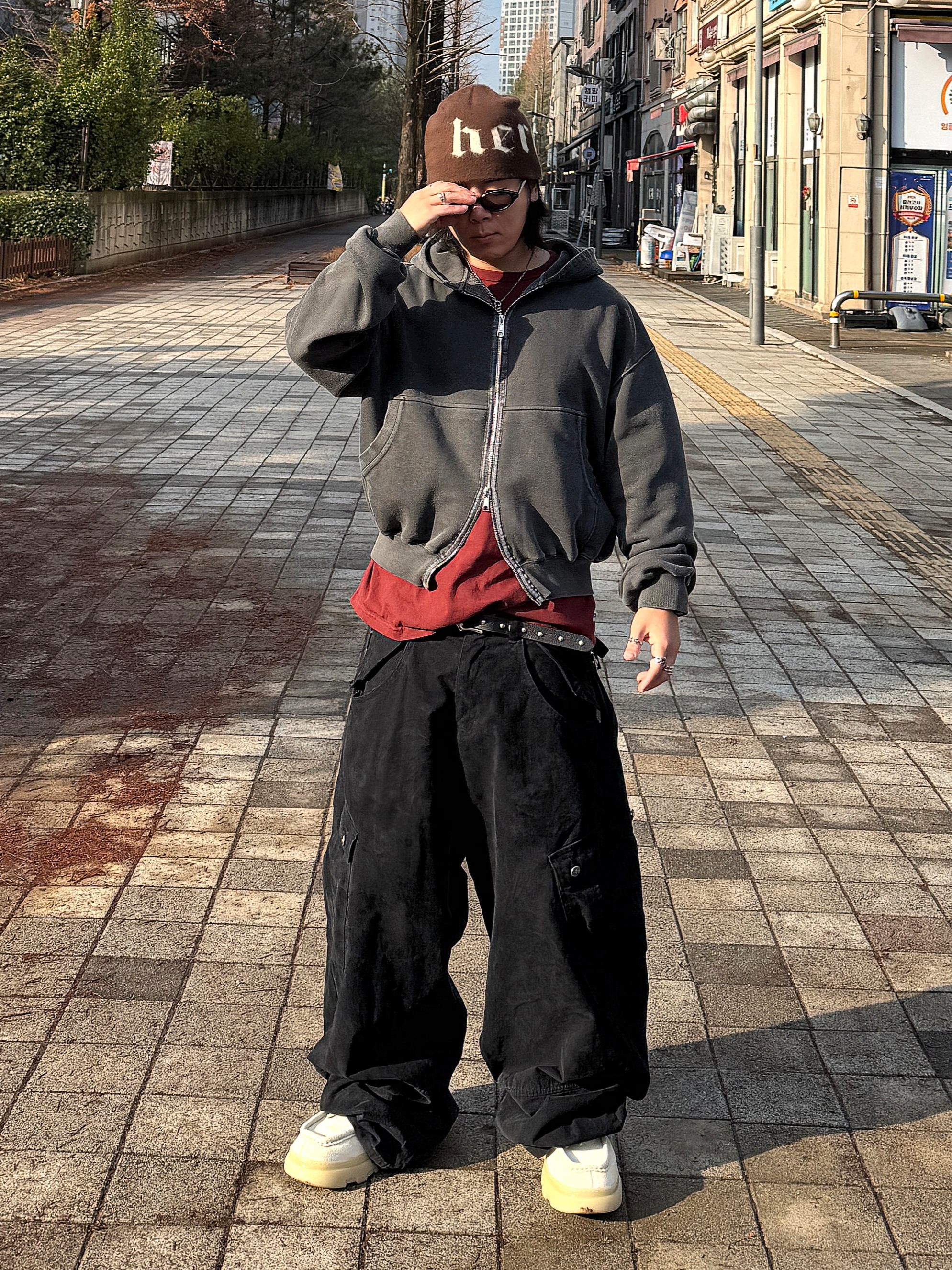 Aoiro x Pog Service Hikari M65 Curved Pants Vintage Black, Burberry Suede Creeper Mid Shoes Clay 착용 스타일 - 3