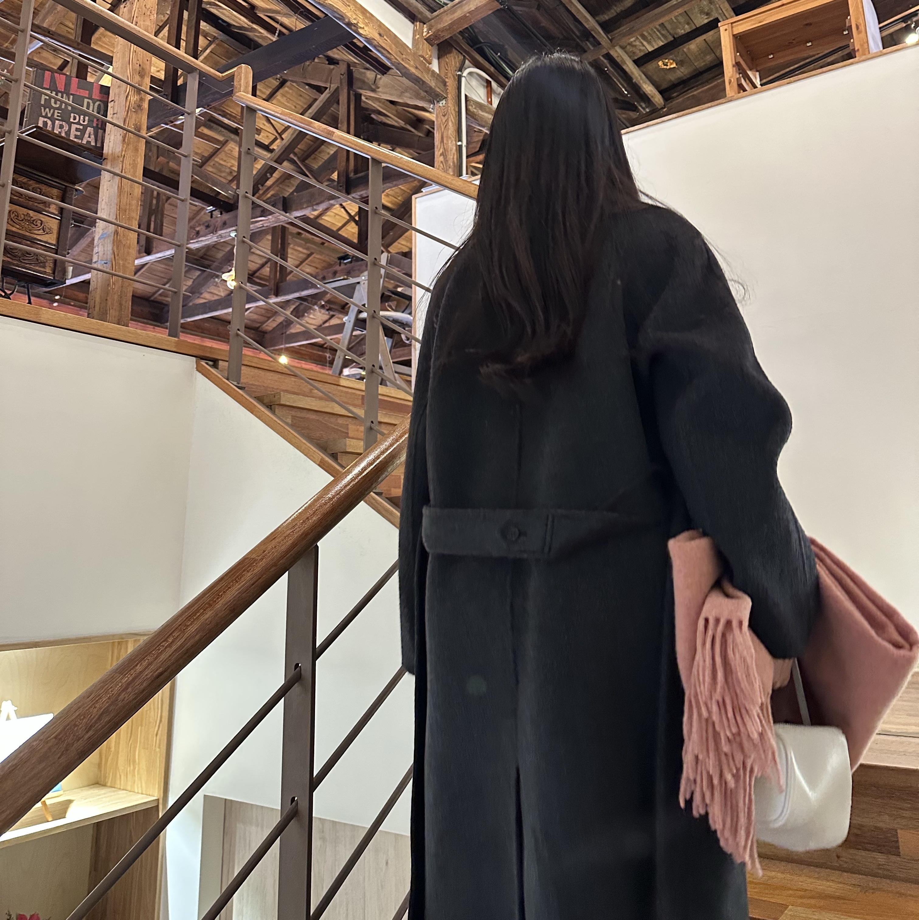 Acne Studios Narrow Wool Fringe Muffler Rose Melange 착용 스타일 - 2