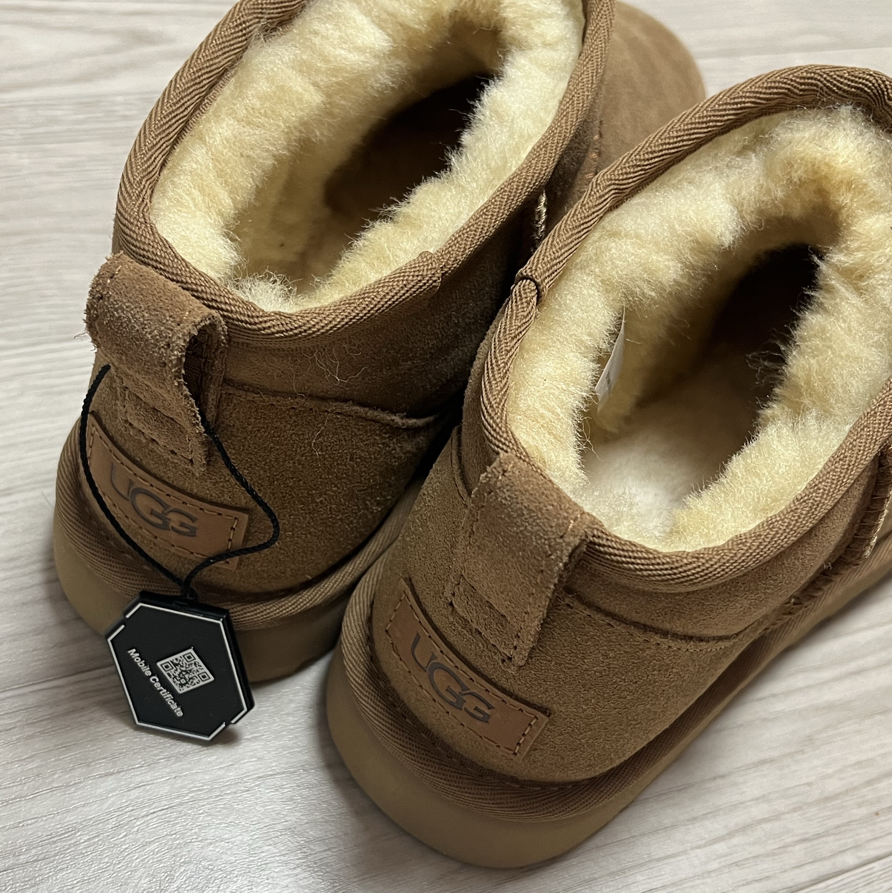 (W) UGG Classic Ultra Mini Boots Chestnut 착용 스타일