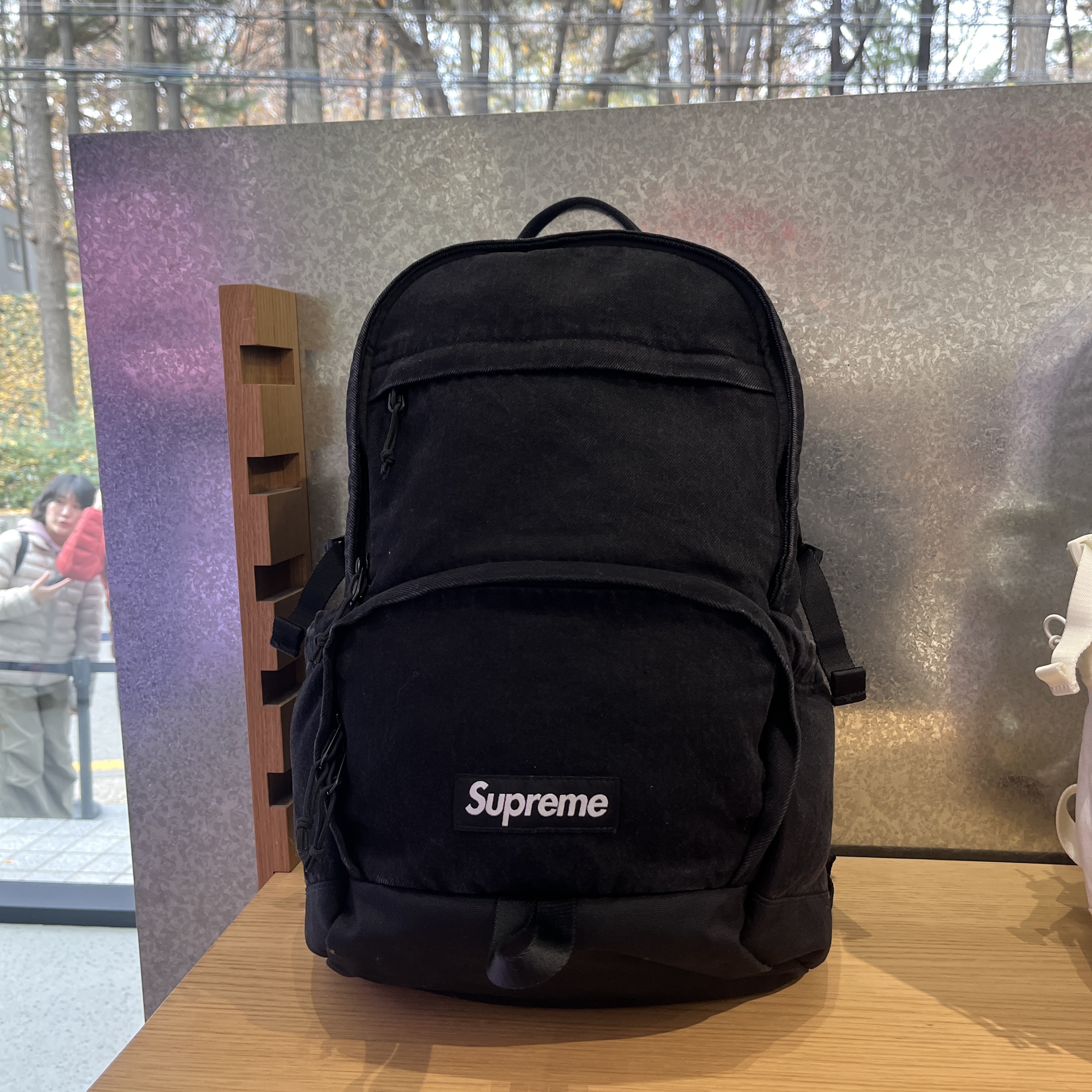 Supreme Denim Backpack Black - 25FW 착용 스타일