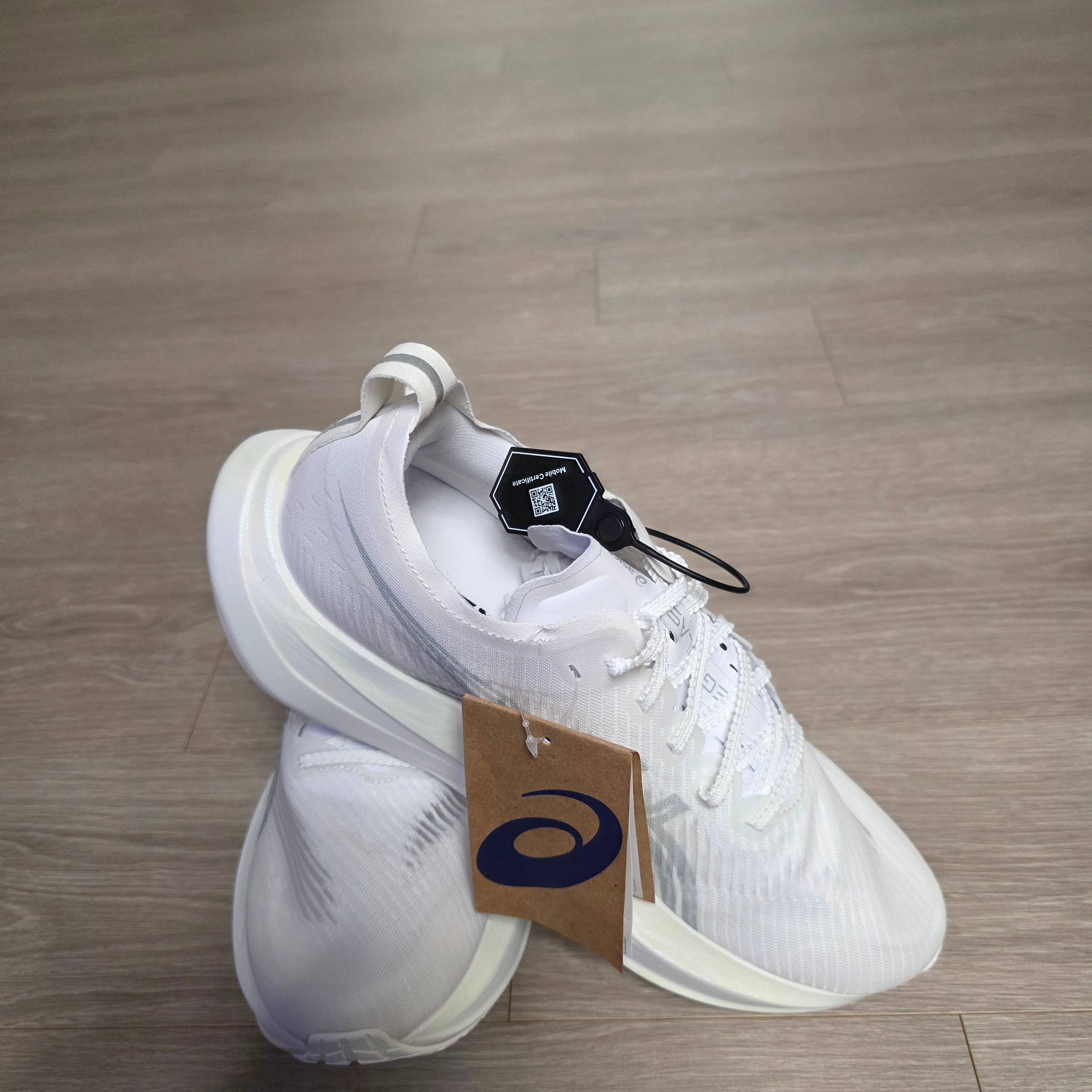 Asics Megablast White Piedmont Grey 착용 스타일 - 1