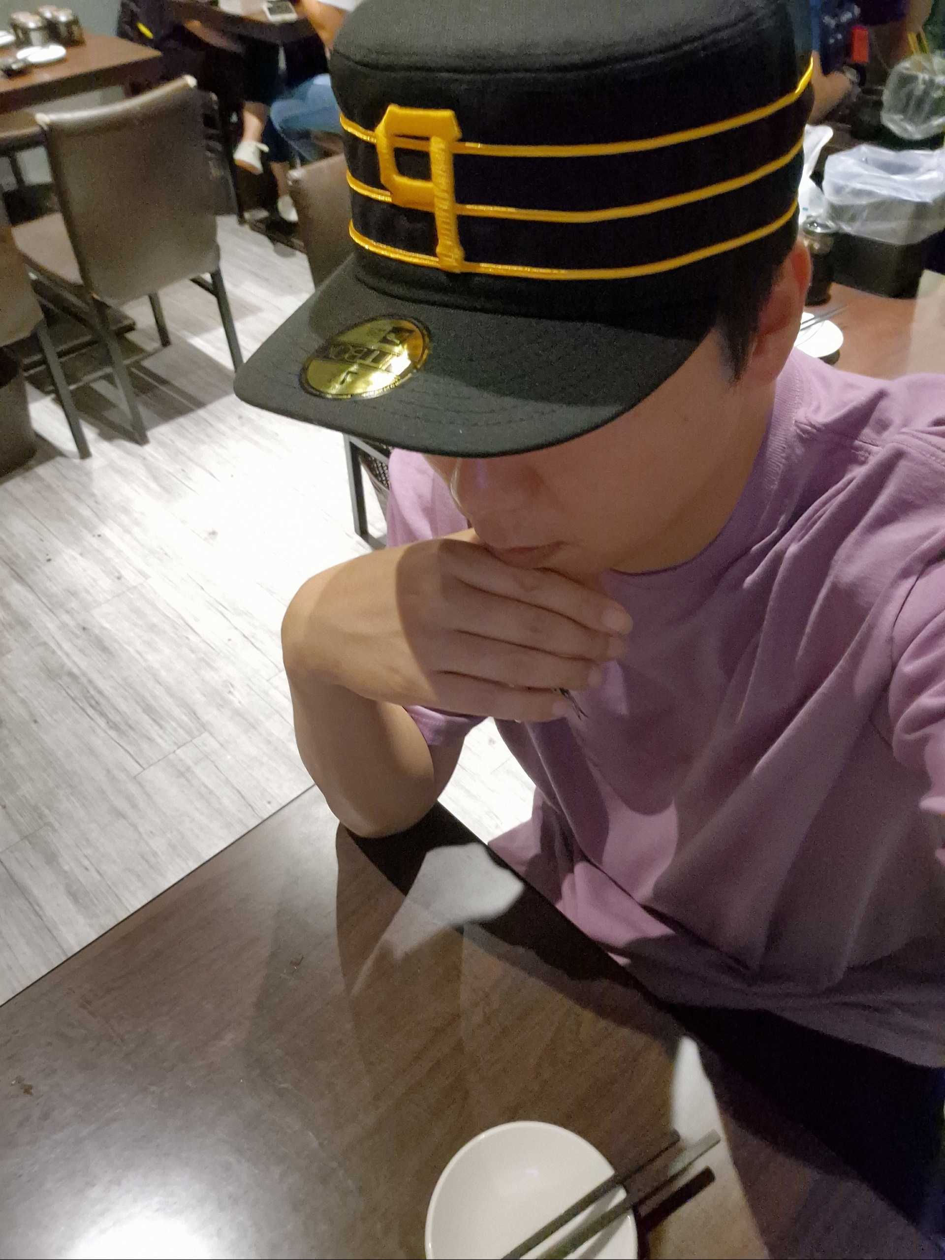 Stussy Cherries T-Shirt Orchid, New Era MLB Pittsburgh Pillbox Pirates Series Ball Cap Black 착용 스타일 - 1