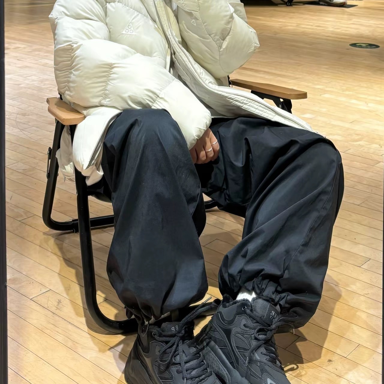 Nike ACG Lunar Lake PrimaLoft Therma-FIT ADV Loose Hooded Jacket Light Orewood Brown Summit White - US/EU 착용 스타일 - 2