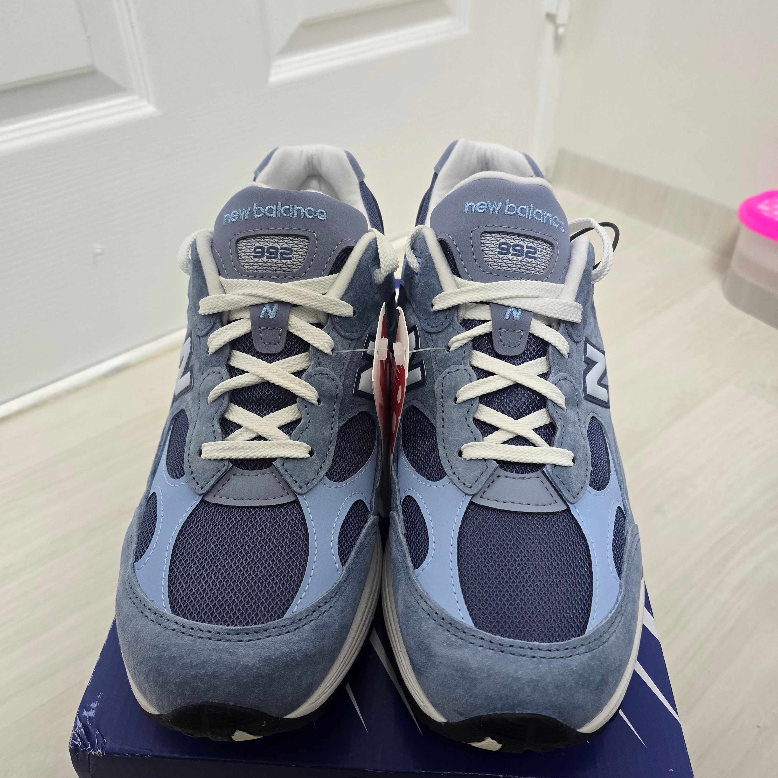 New Balance 992 Made in USA Dusk Shower 착용 스타일 - 1