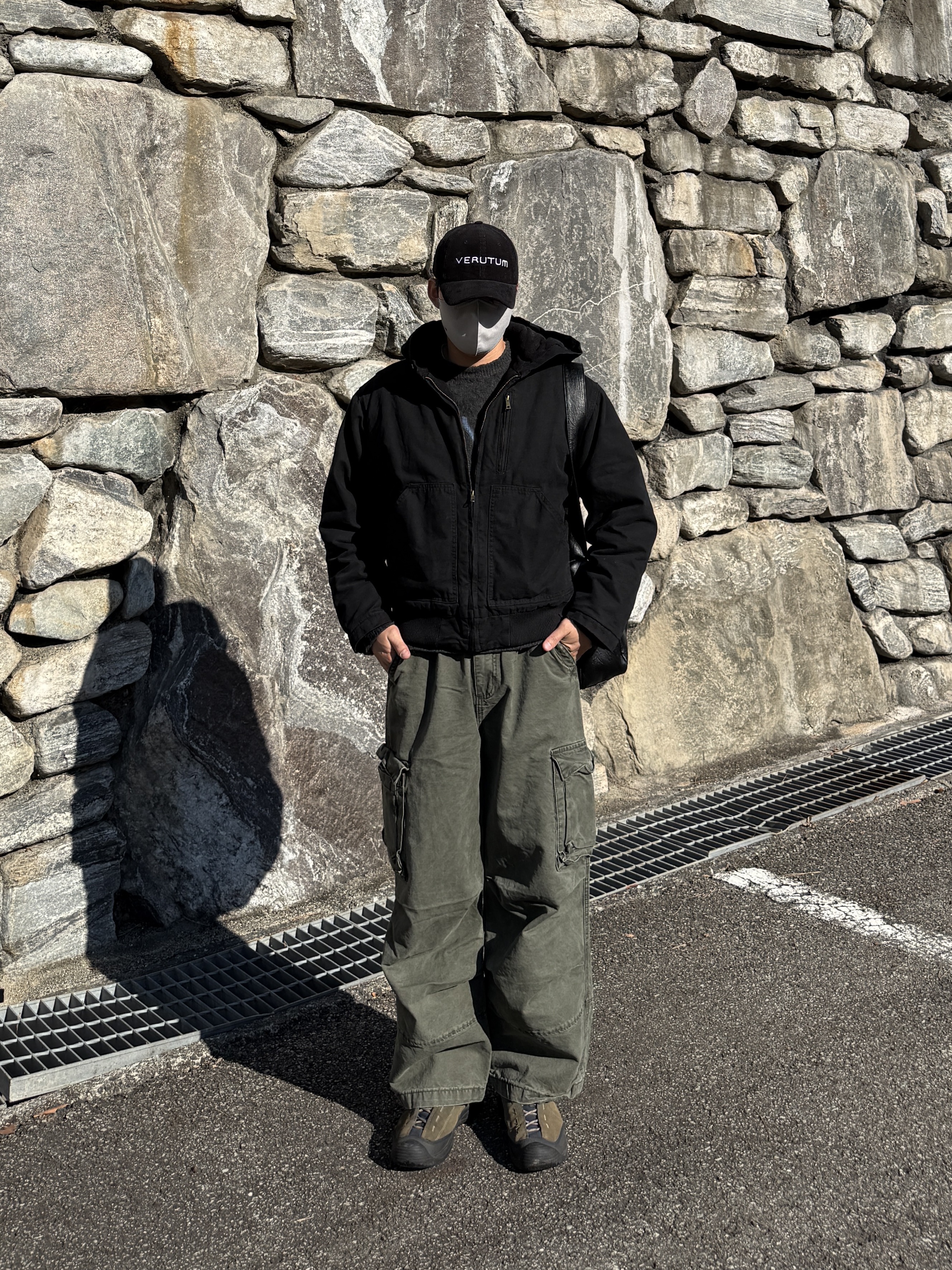 Keen x Eastlogue Jasper Rocks Sneakers Scarab Arctic, VERUTUM BC210CD Funky Serif Verutum Coduroy Ball Cap Navy 착용 스타일 - 2