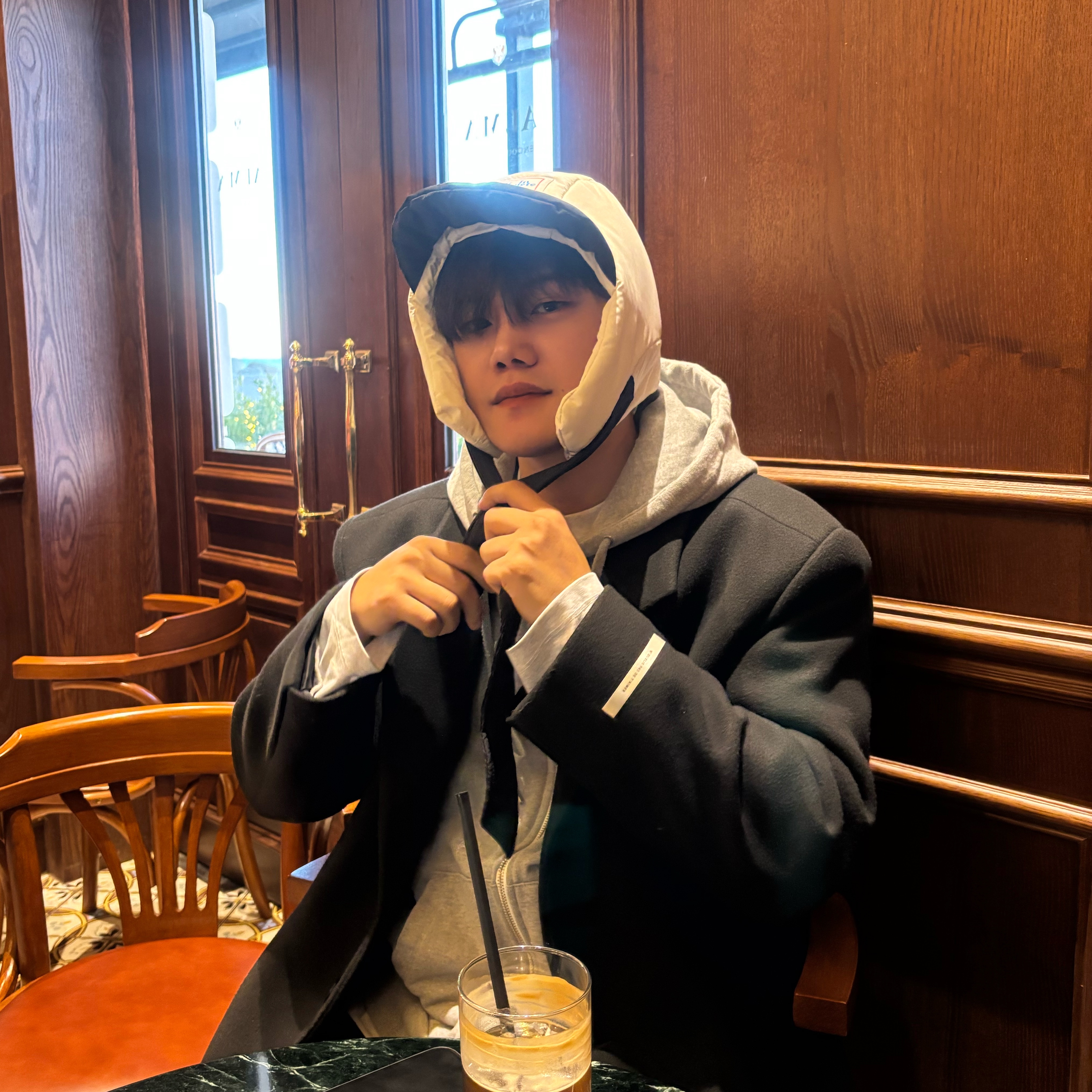 Allincomplete Panda Padding Balaclava 착용 스타일