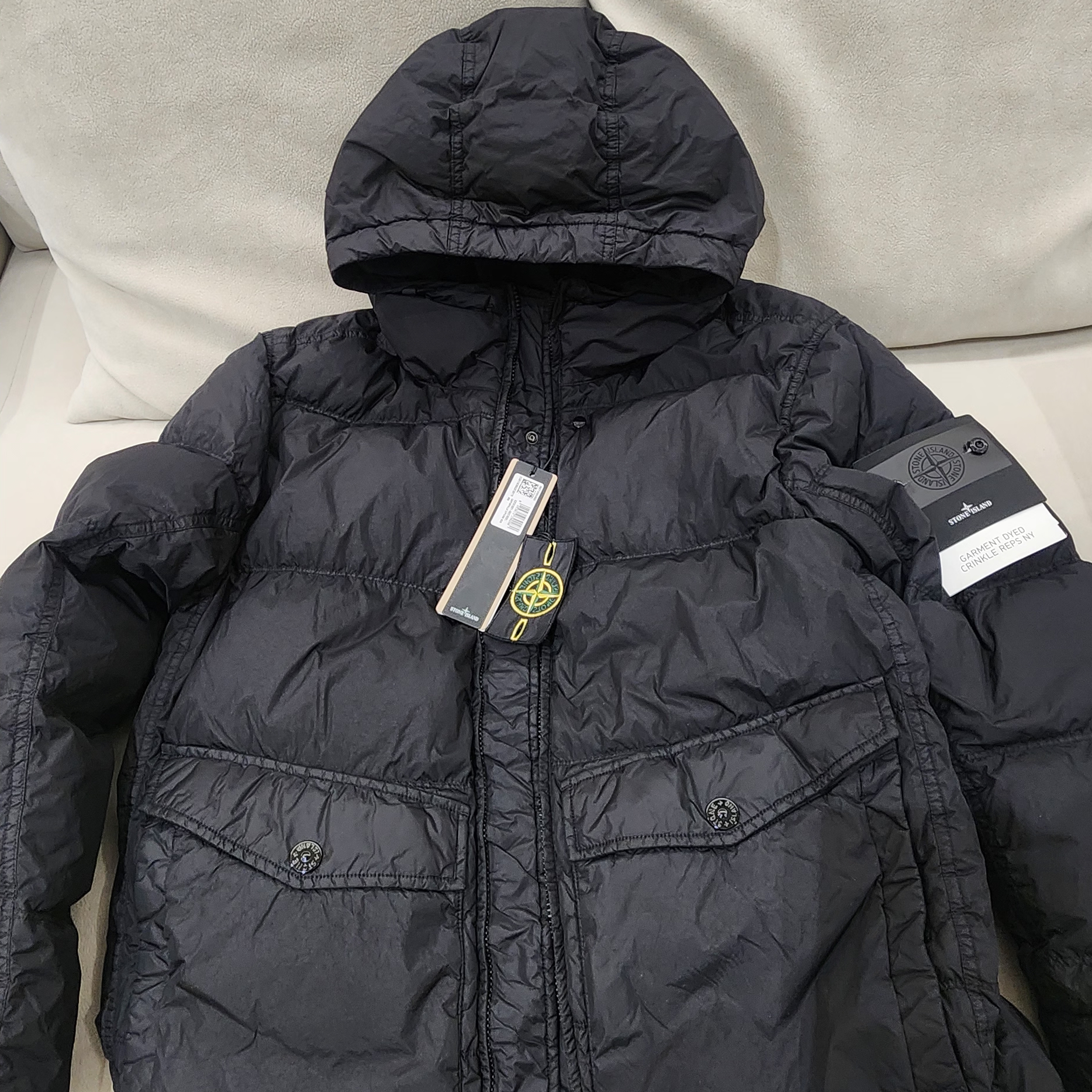 Stone Island 4100011 Crinkle Reps NY Recycled Nylon Hooded Down Jacket Black - 25FW 착용 스타일
