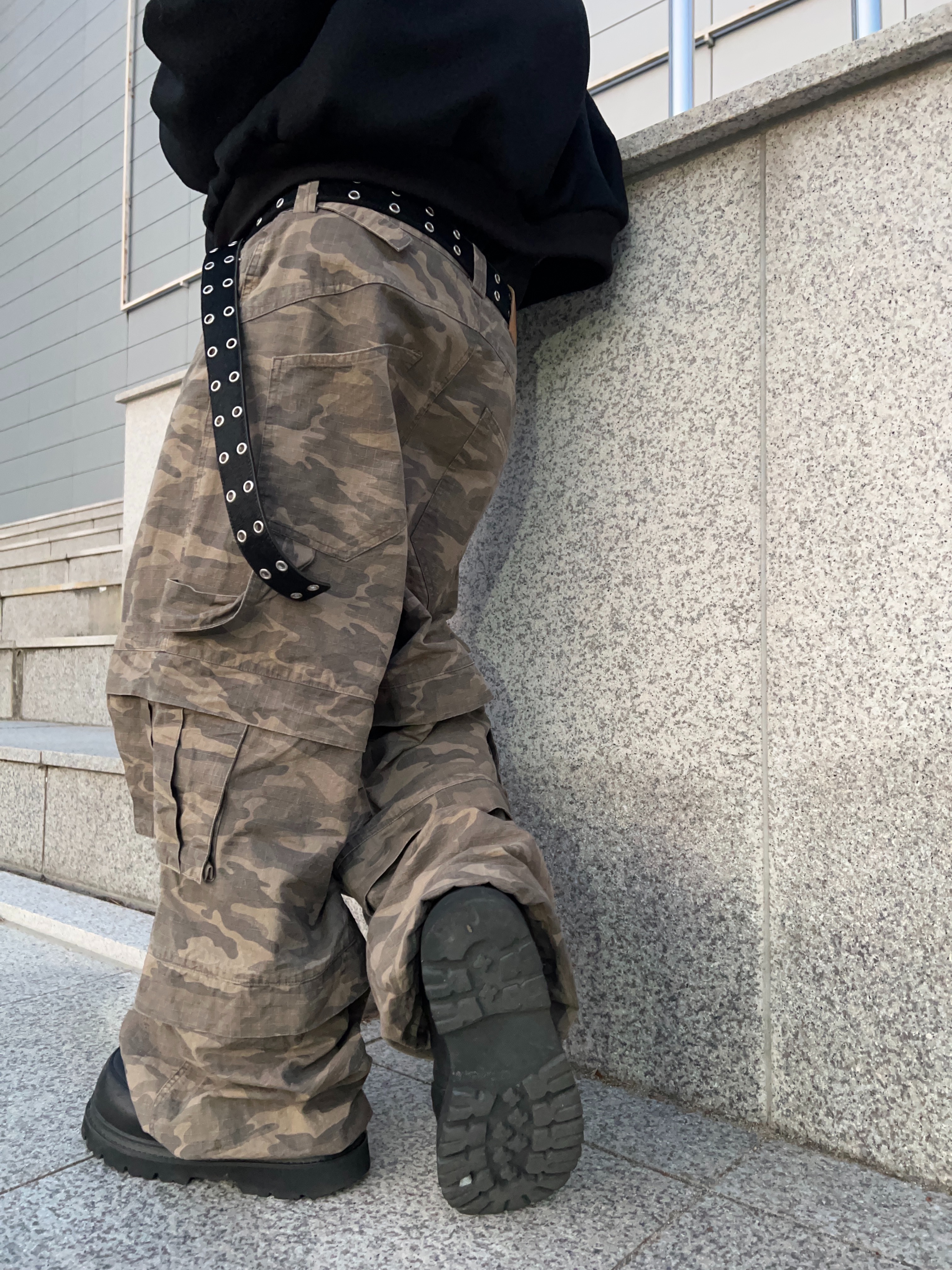 Undermycar Multi Patched Vintage Gaor Zip-Up Khaki - 25SS, [KREAM Exclusive] Kamien Titan Baggy Pants Kream Camo 착용 스타일 - 5