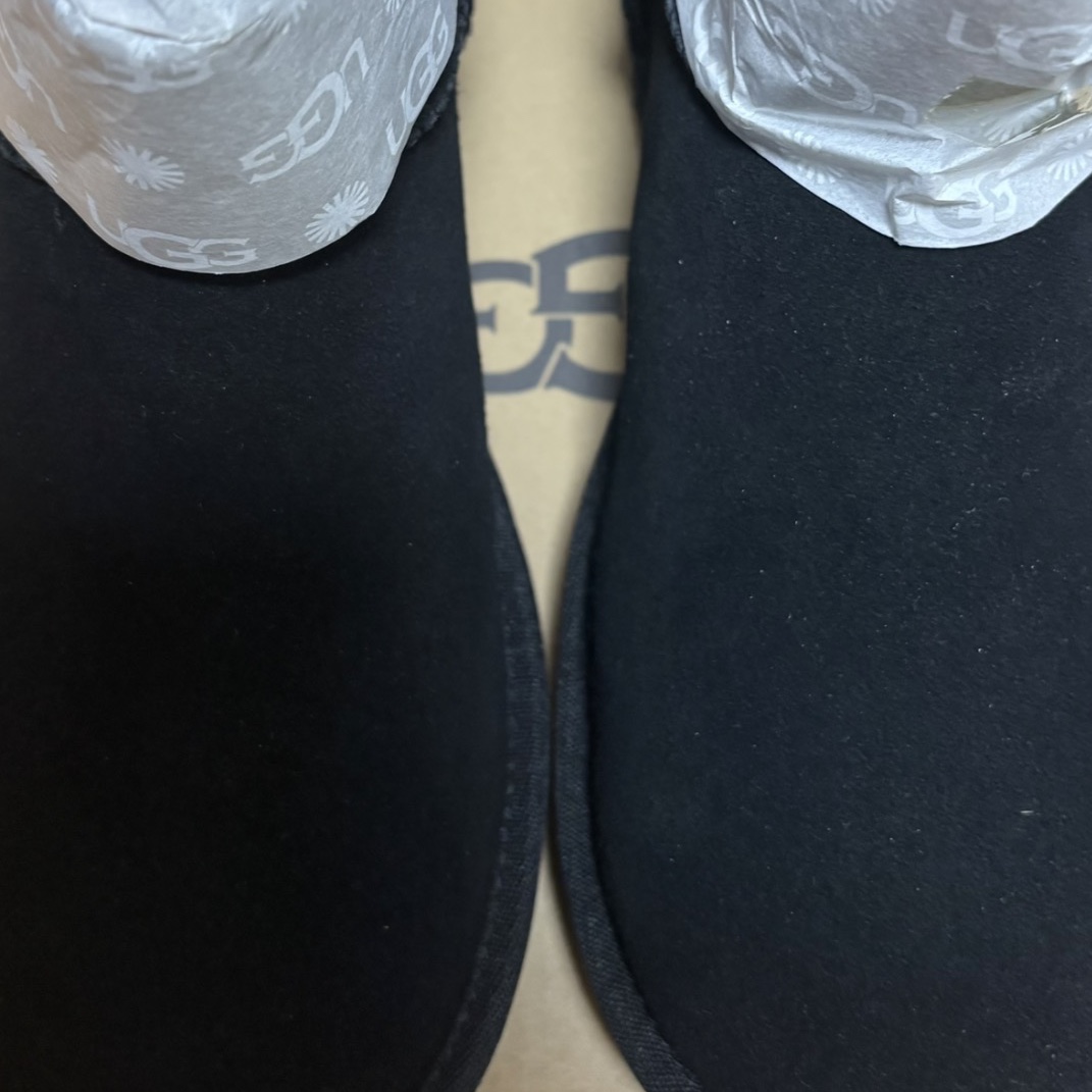 (W) UGG Classic Mini Bailey Zip Black 착용 스타일