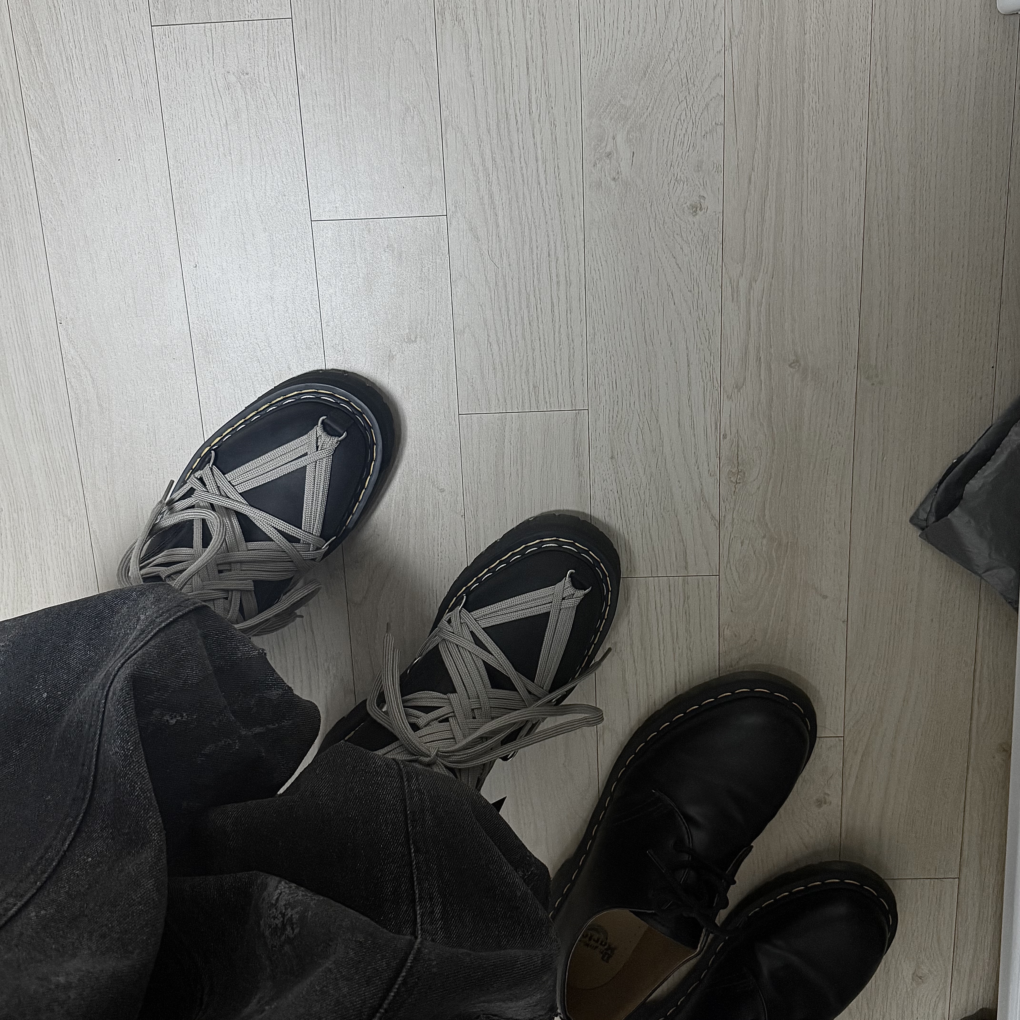 Dr. Martens x Rick Owens 1460 Quad Sole Mega Lace Boots Black 착용 스타일