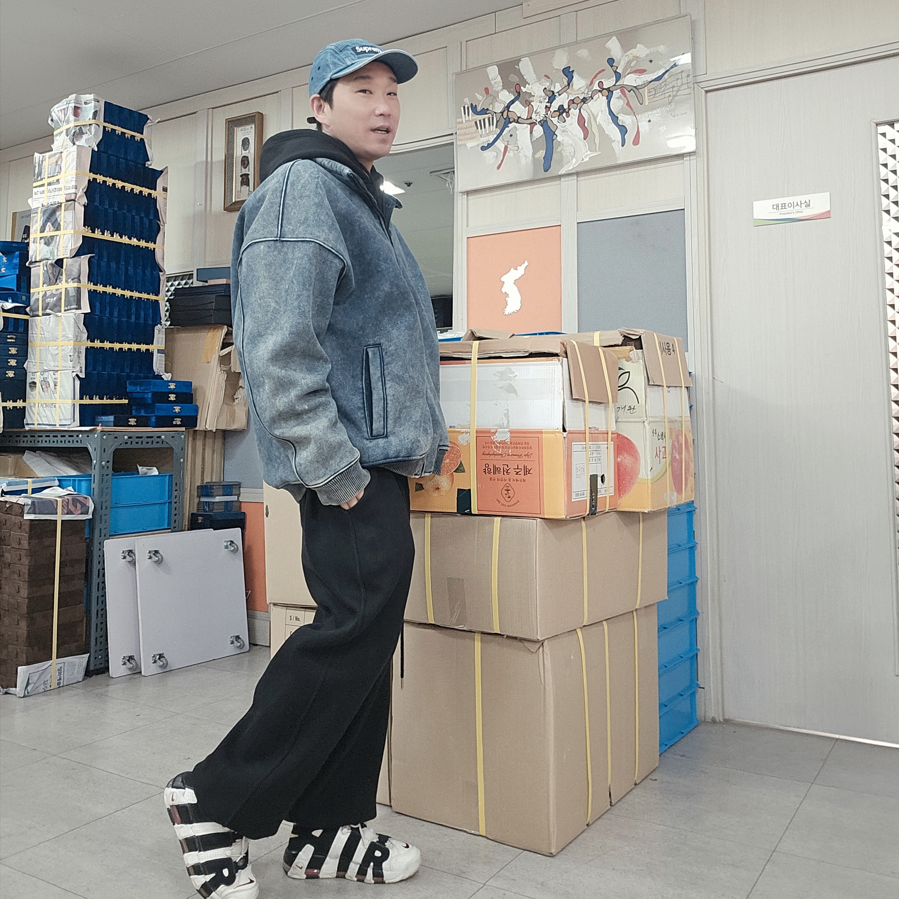 Nike Air More Uptempo Scottie Pippen, Supreme Washed Chino Twill Camp Cap Denim - 24FW 착용 스타일 - 3