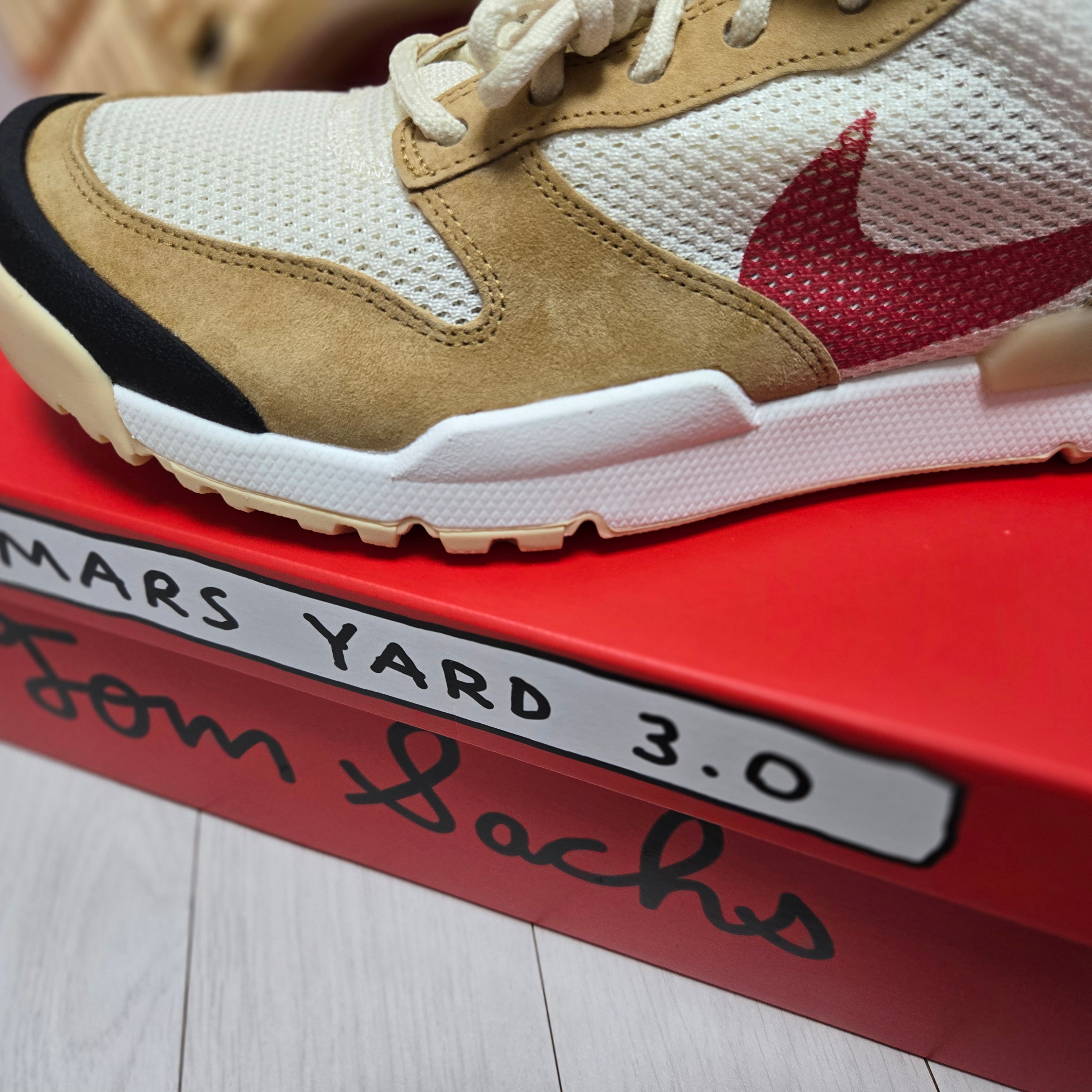 Nike x Tom Sachs Mars Yard Shoe 3.0 Space Camp 착용 스타일 - 3