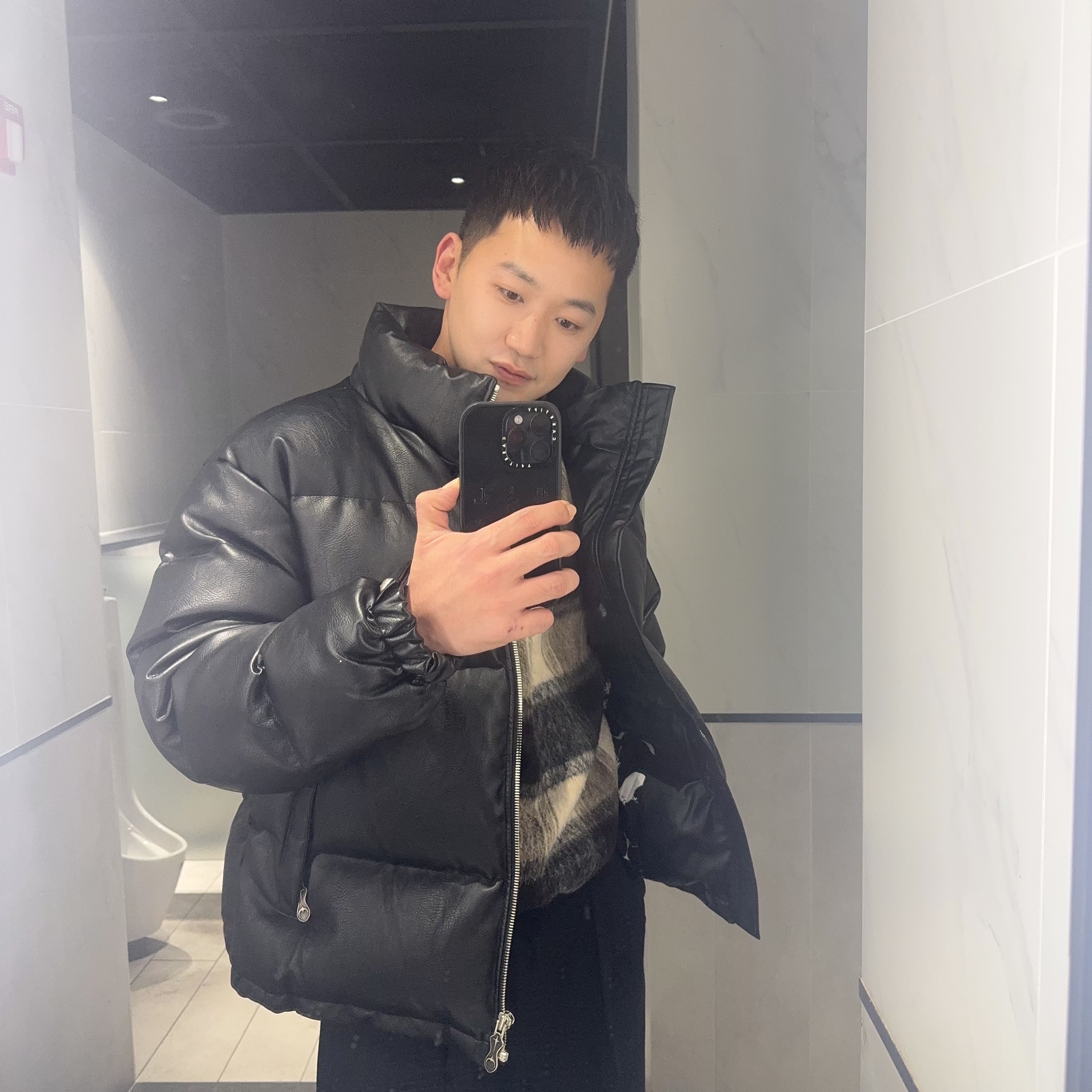 Thug Club Leather Puffer Jacket Black (Polyester) 착용 스타일