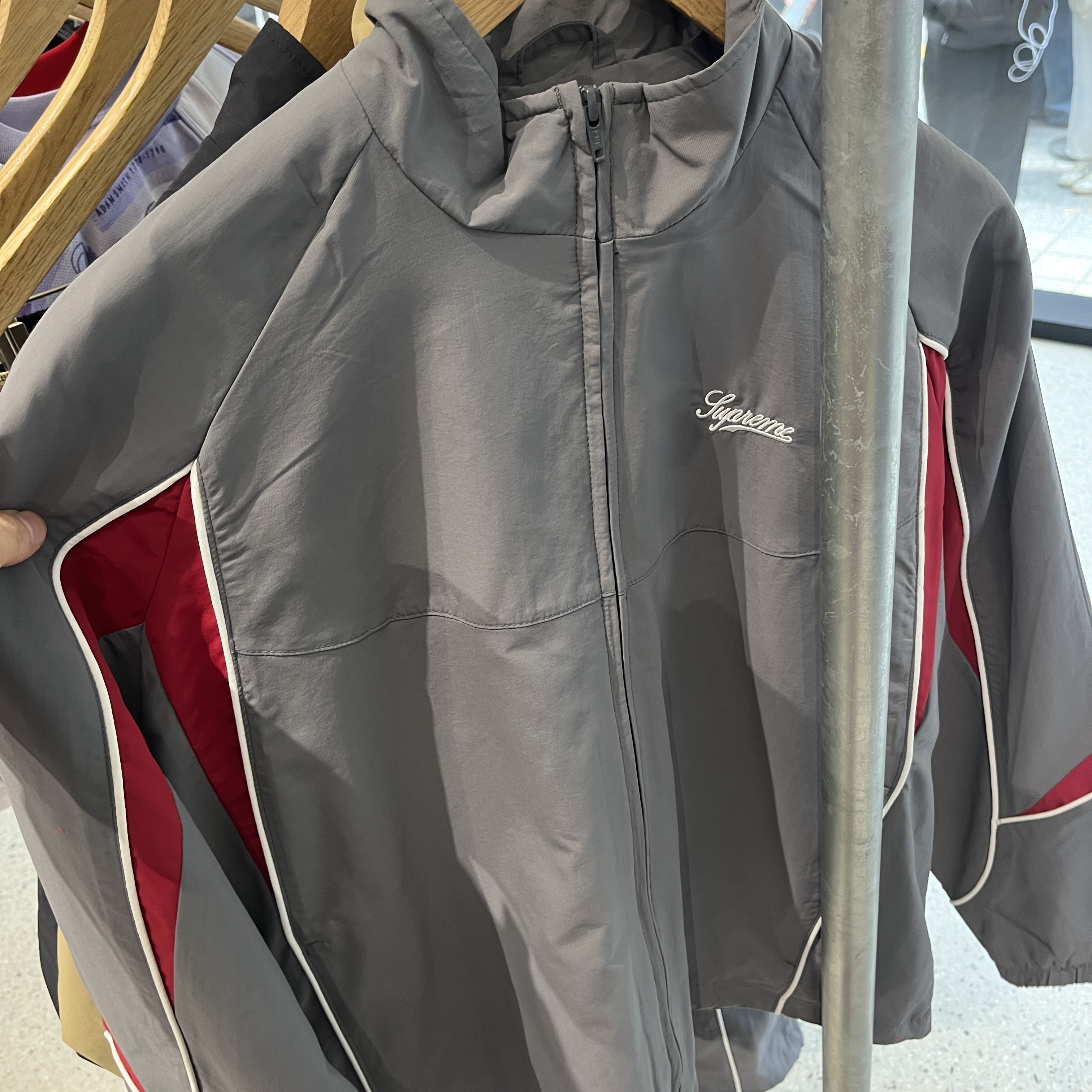 Supreme Contrast Piping Track Jacket Grey - 25FW 착용 스타일