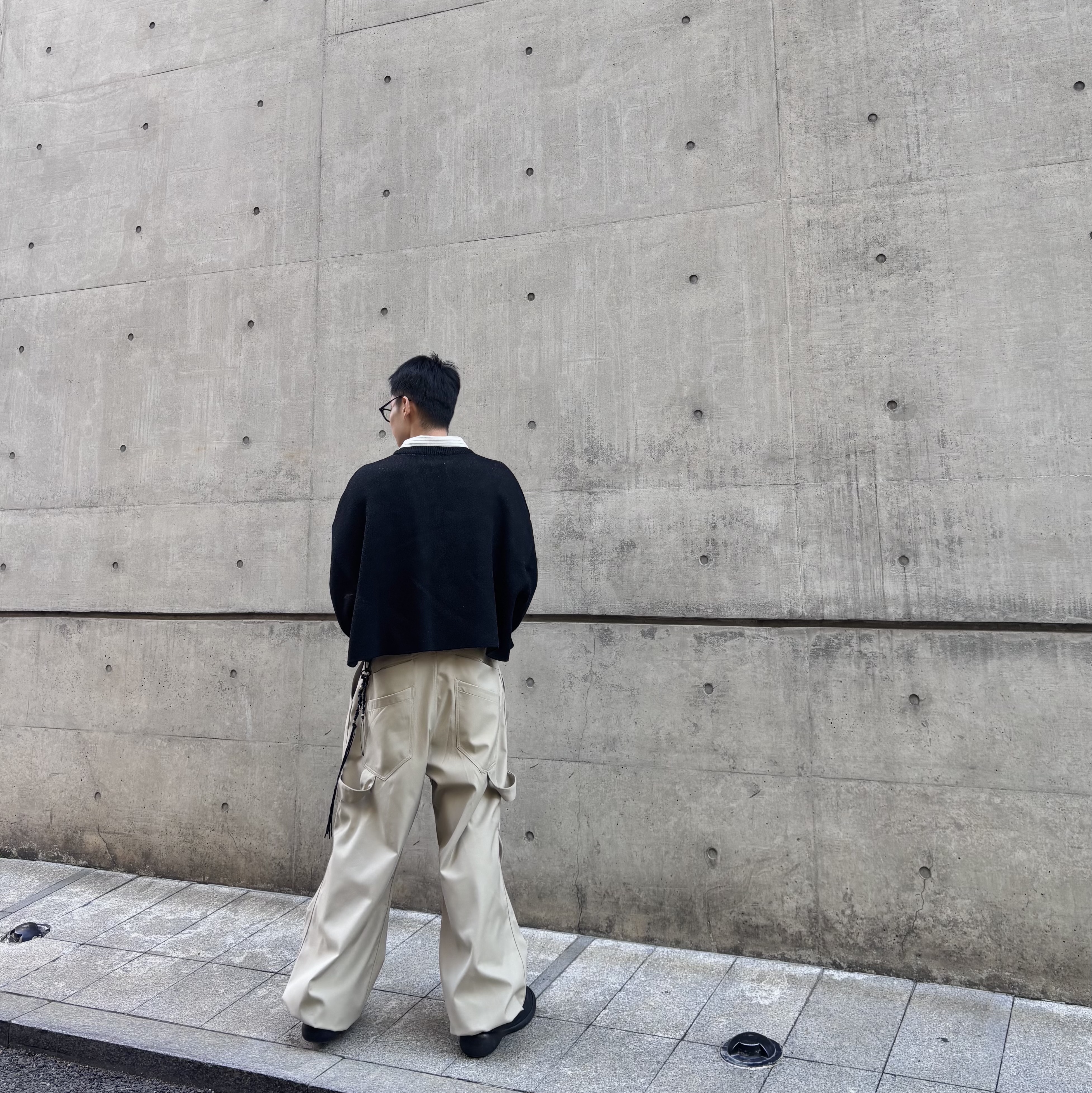 [예약 배송] Kamien x KOIN SEOUL 247 All Day Slacks Beige, AJOBYAJO PBA Total Logo Cropped Sweater BLACK 착용 스타일 - 3
