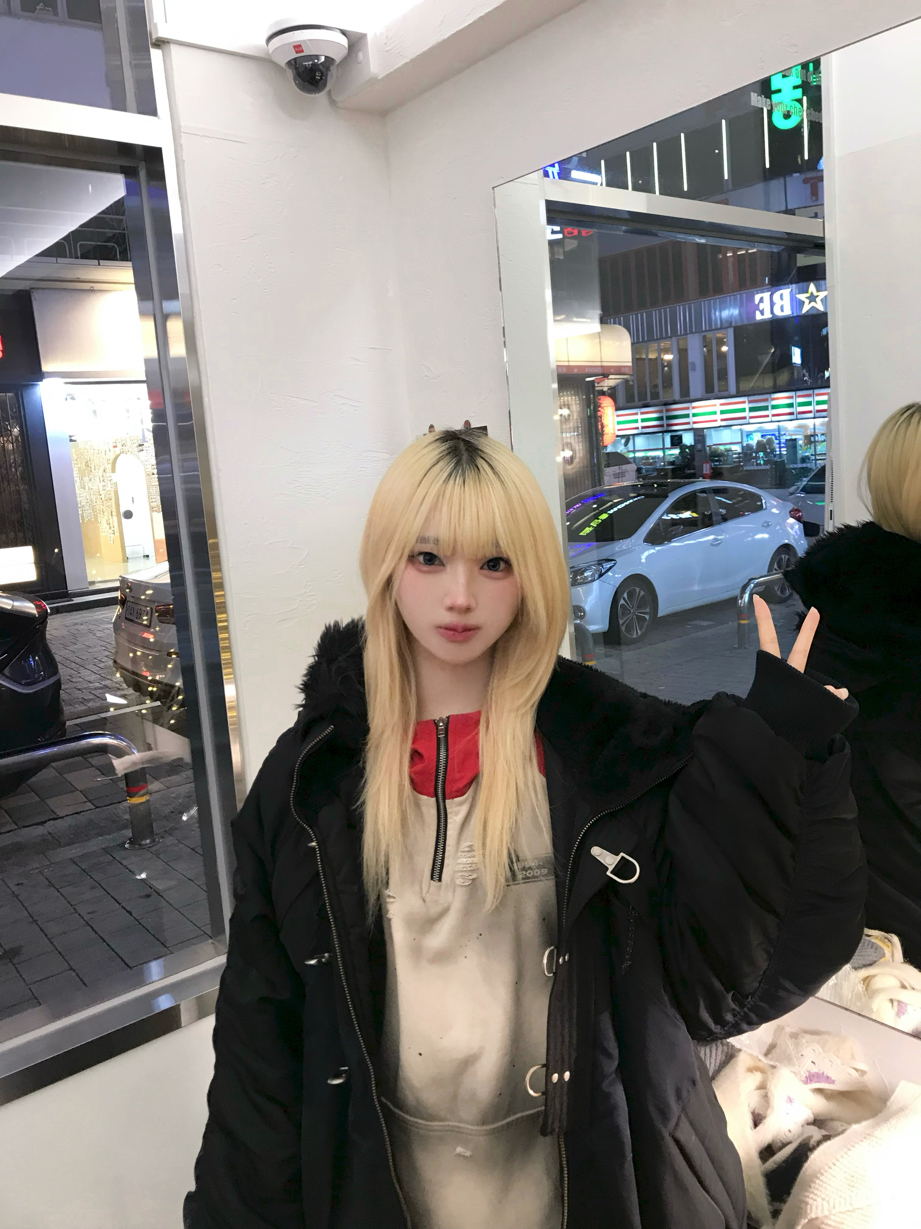 Andersson Bell Norwegian N2B Jumper Black 착용 스타일 - 2