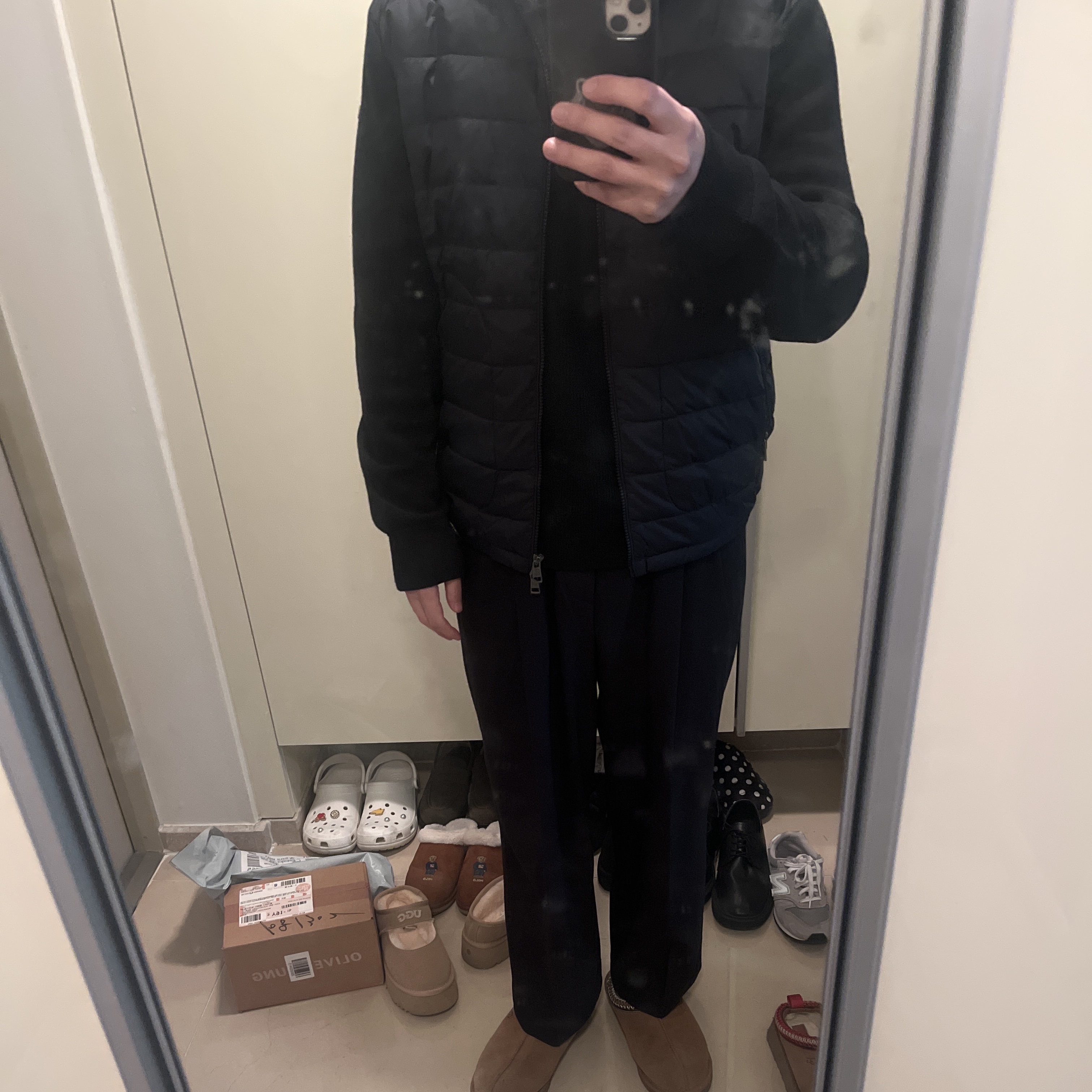 Moncler Padded Zip Up Cardigan Black - 25FW 착용 스타일 - 1